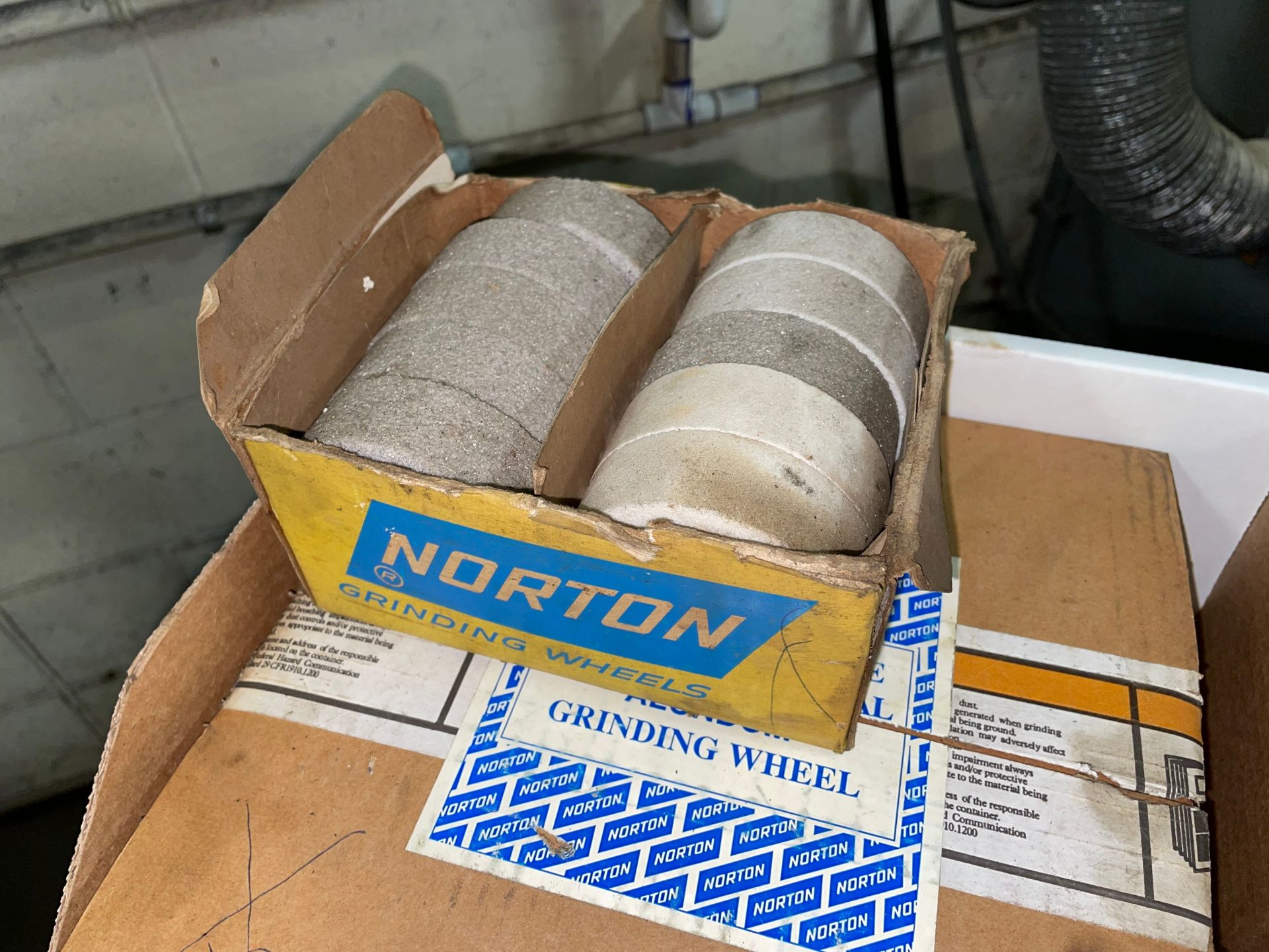 Lot with Assorted Size Norton Grinding Wheels - Image 3 of 4