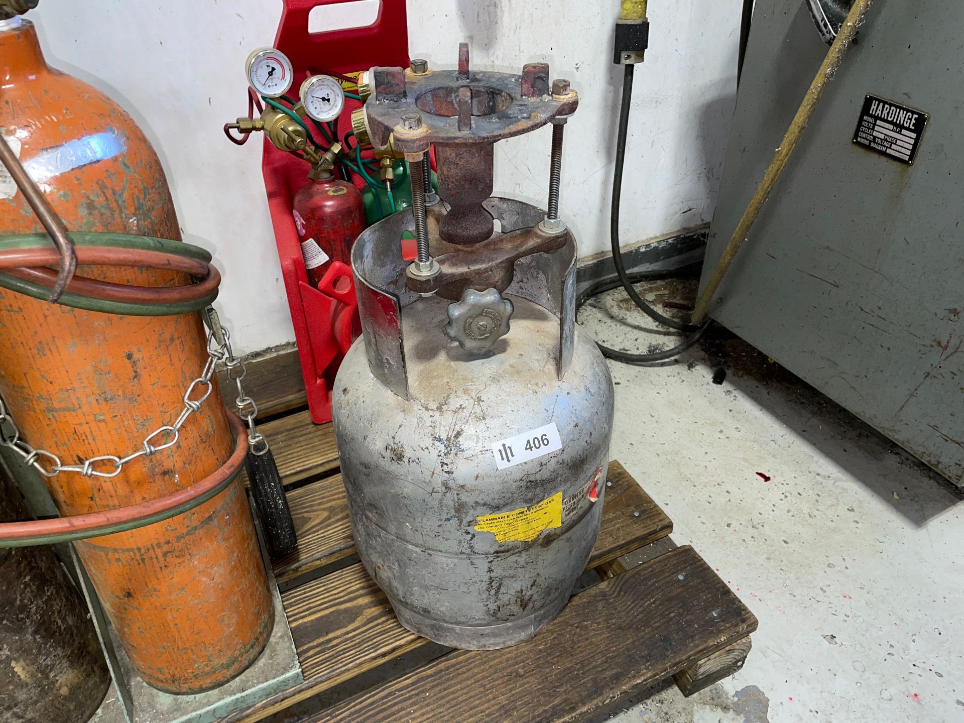 LPG Tank with Heater Attachment - Image 2 of 3