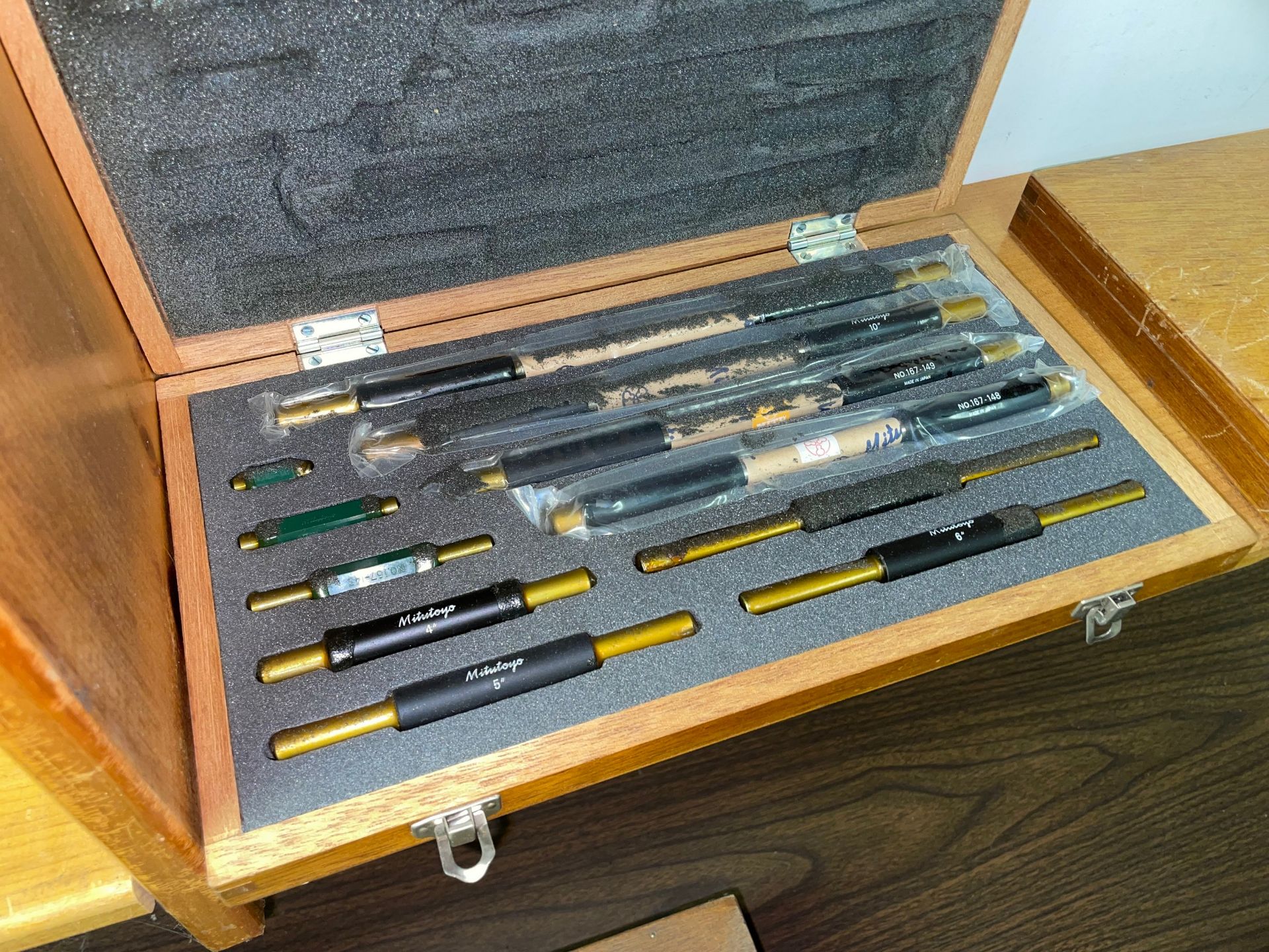 Mitutoyo Micrometer Standards Set from 1" to 11" - Image 2 of 3