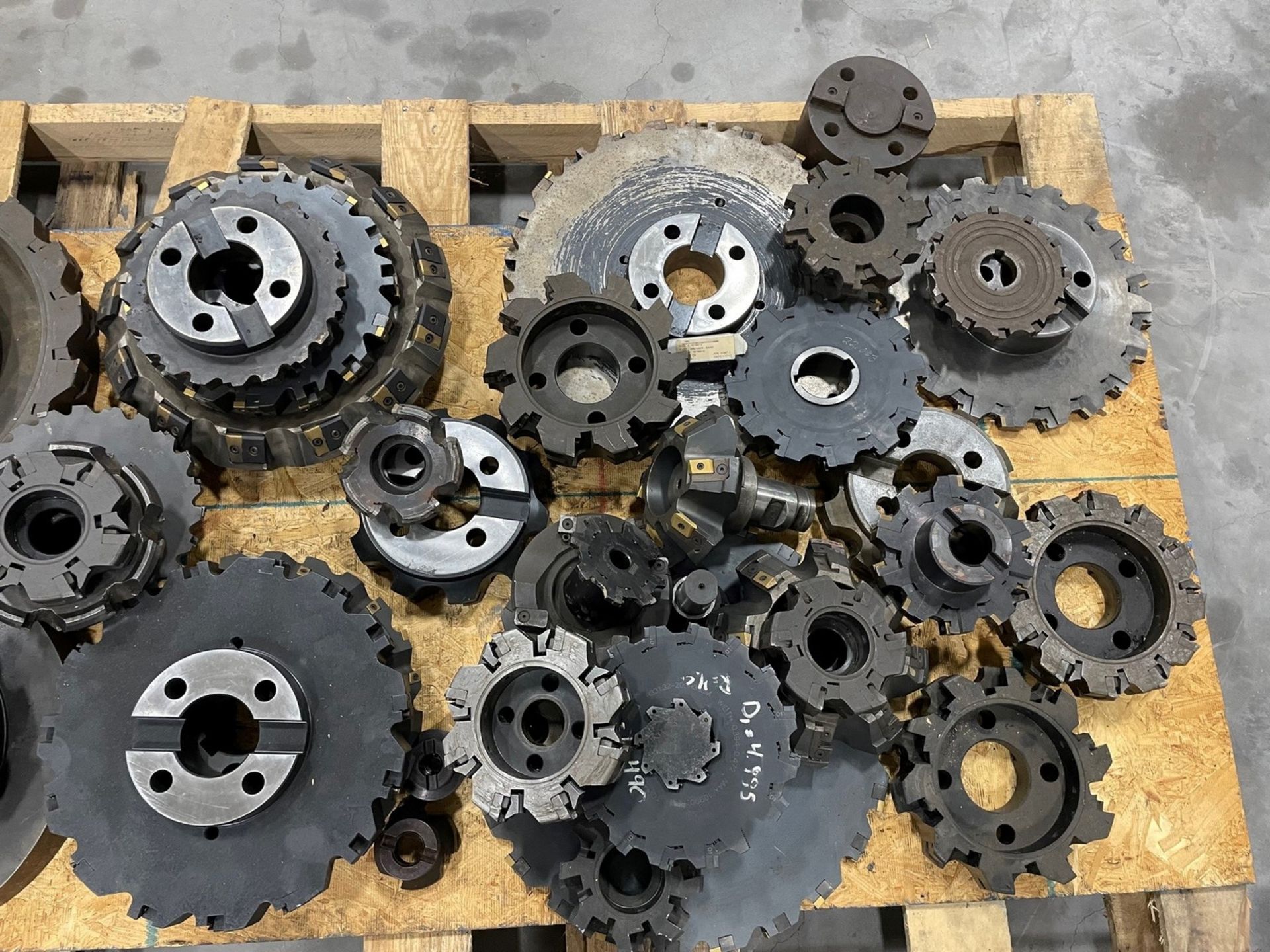 Lot with Various Size Milling Heads and Cutters - Image 2 of 3