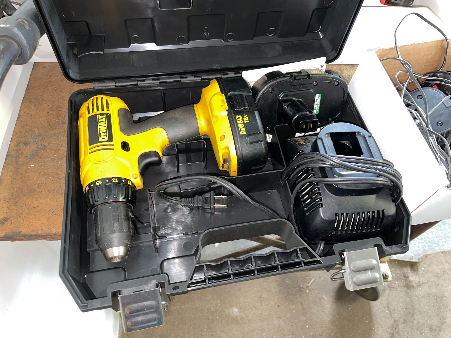 DeWalt 18 Volt Battery Powered Drill with Charger