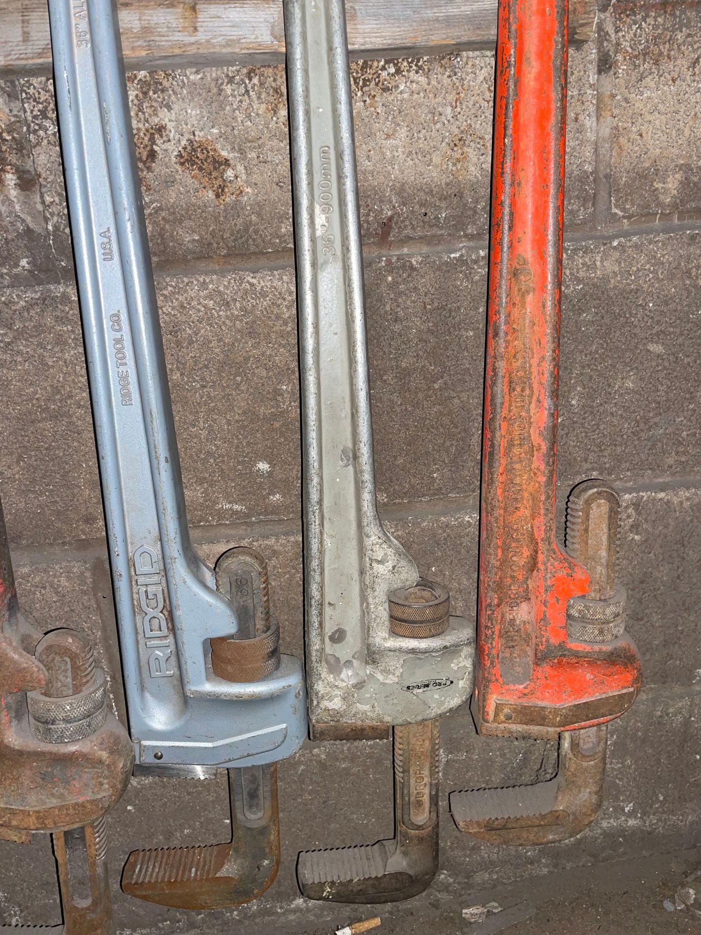 Heavy Duty 36" Aluminum Pipe Wrench - Image 3 of 3