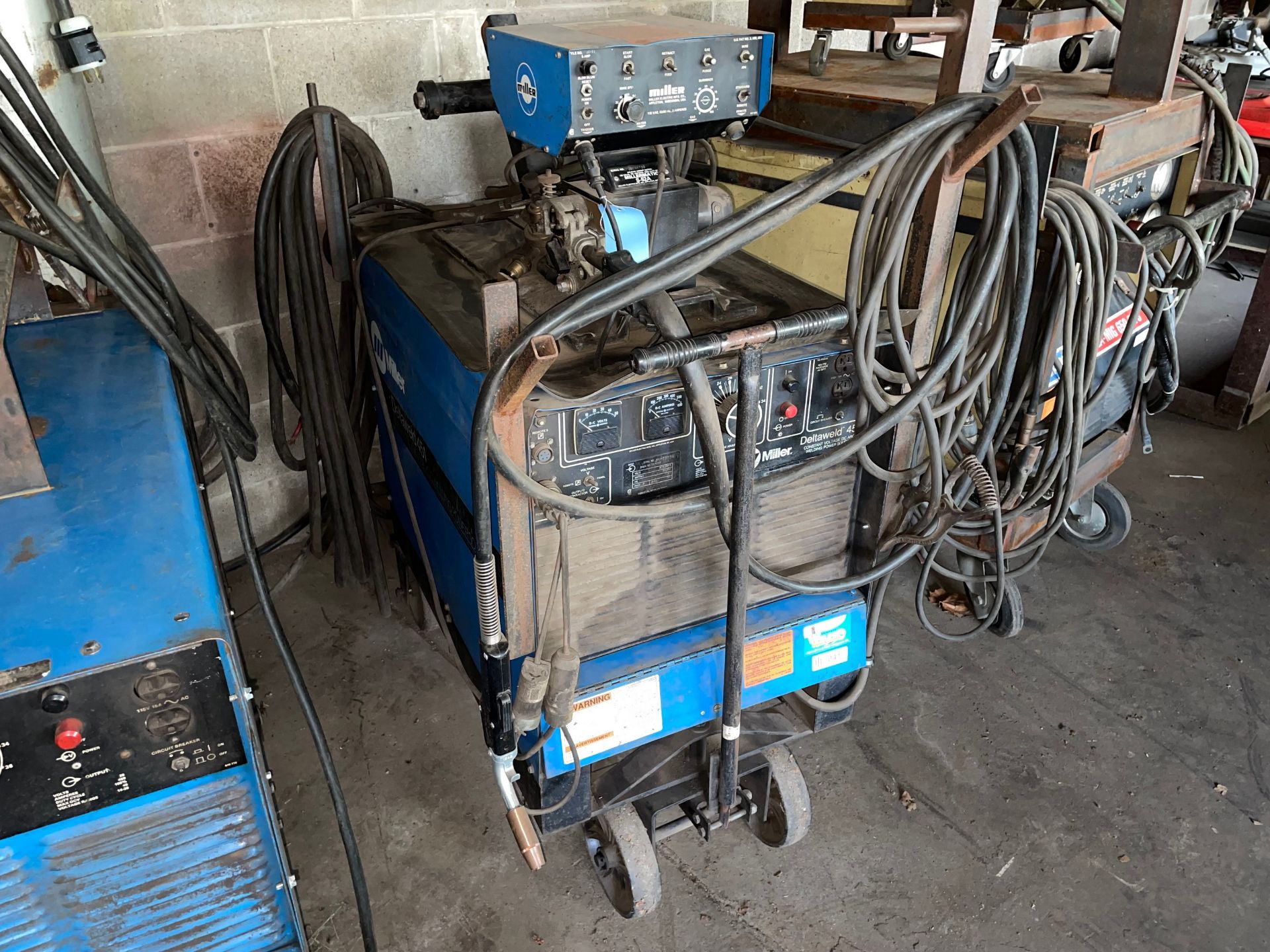 Miller DeltaWeld 451 Arc Welder - Image 2 of 5