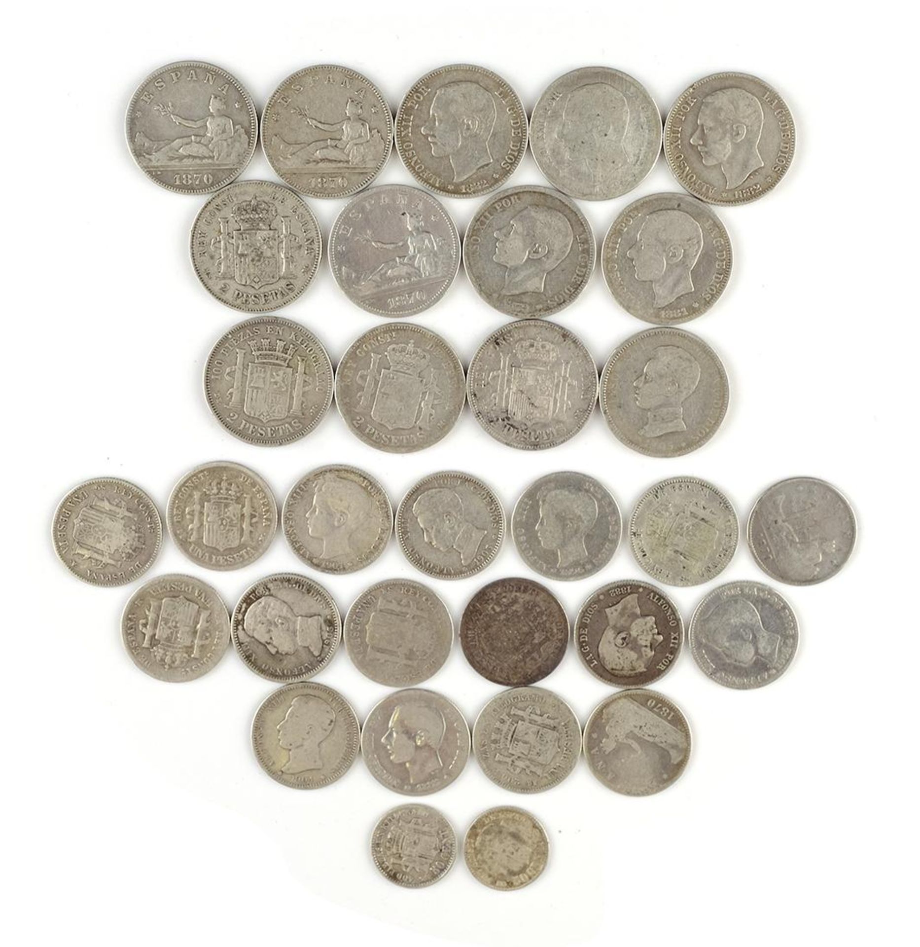Lote formado por 32 monedas de plata