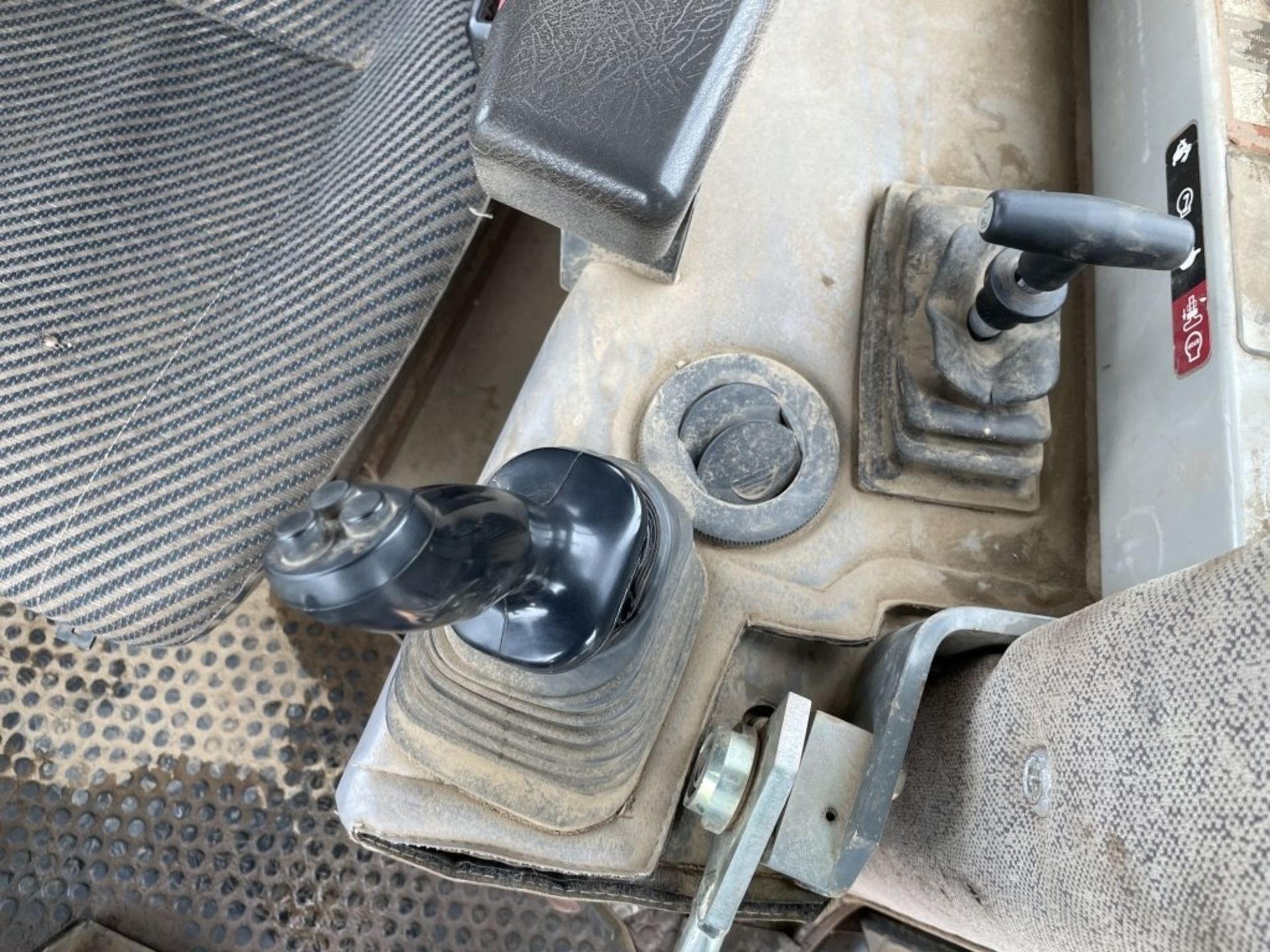 John Deere 1050C Crawler Dozer - Image 31 of 35