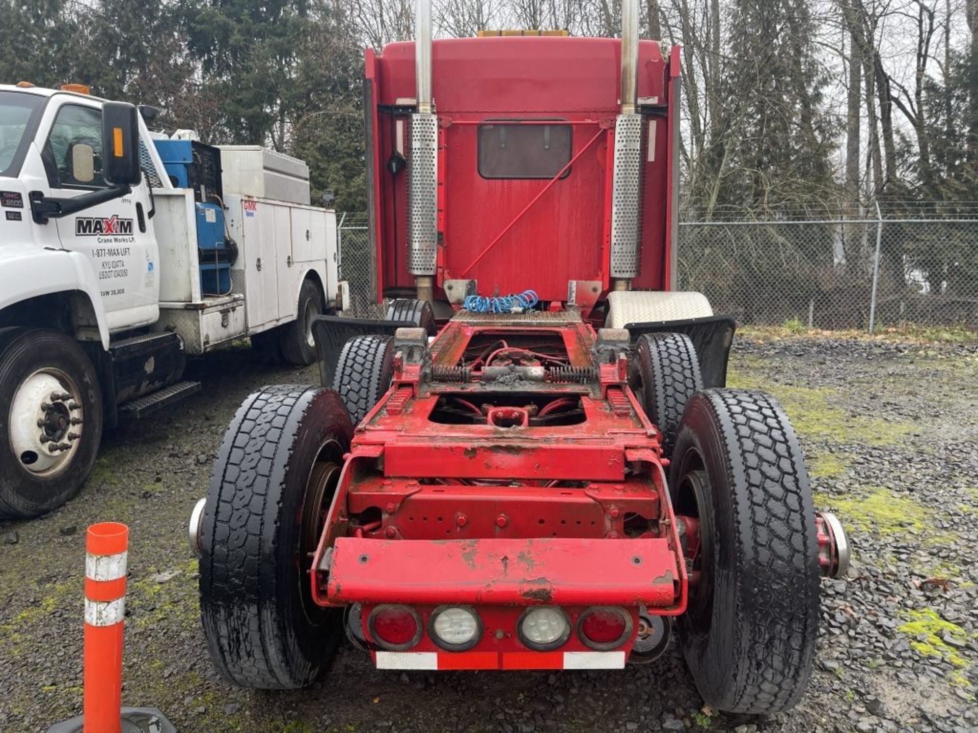 Kenworth T800 Tri-Axle Sleeper Truck Tractor - Image 5 of 16