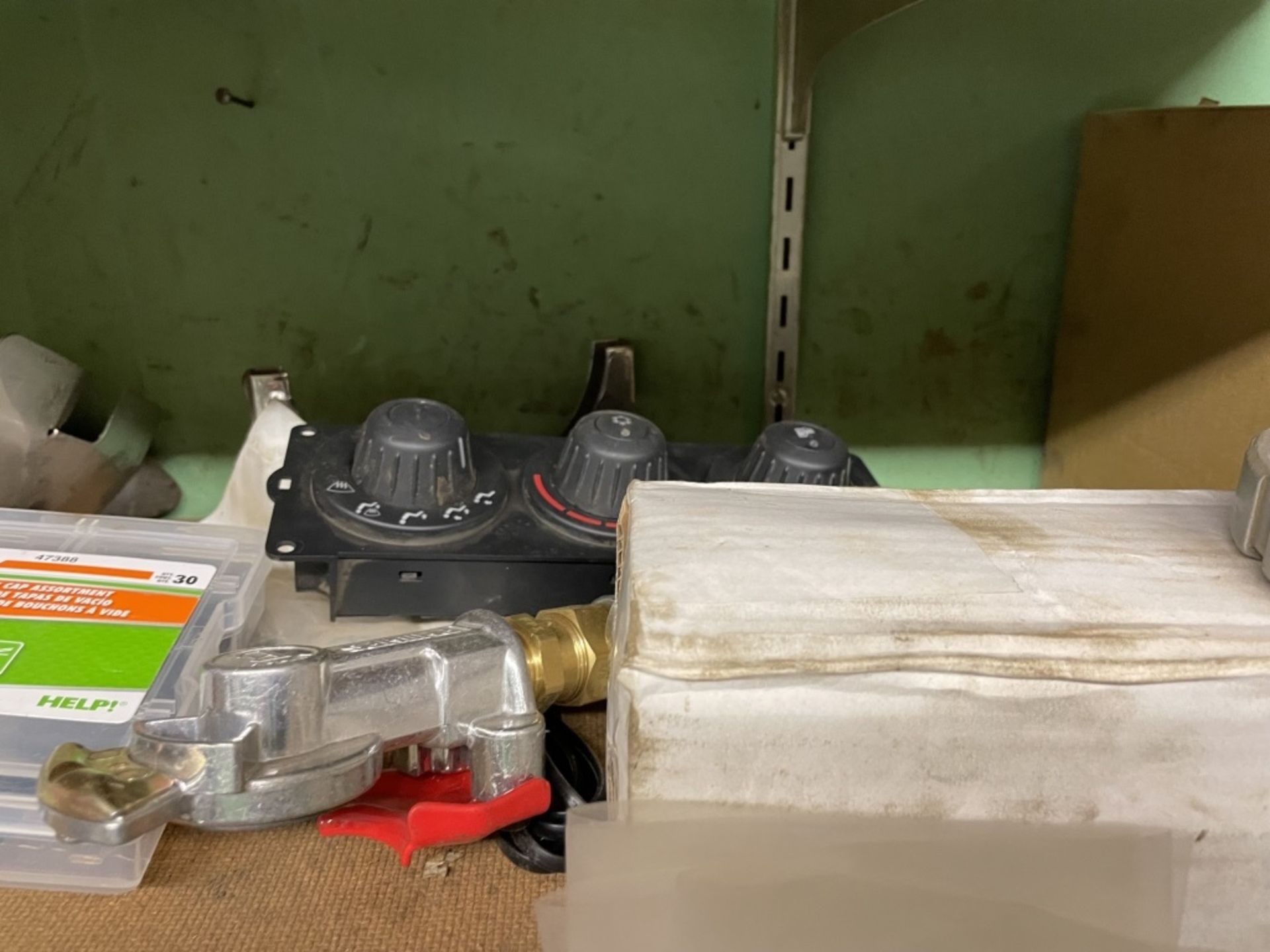 Vehicle Parts & Locker Unit - Image 17 of 42