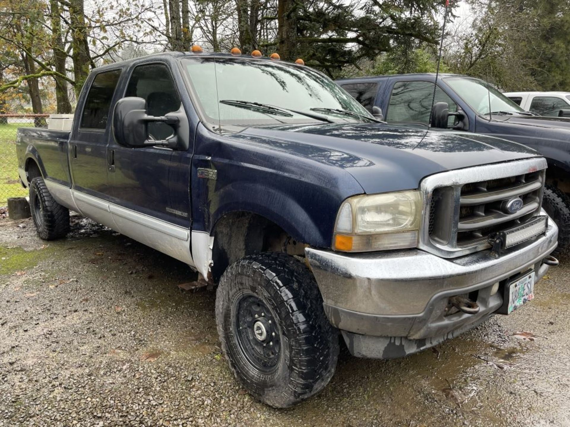 2002 Ford F350 SD 4x4 Crew Cab Pickup - Image 2 of 16
