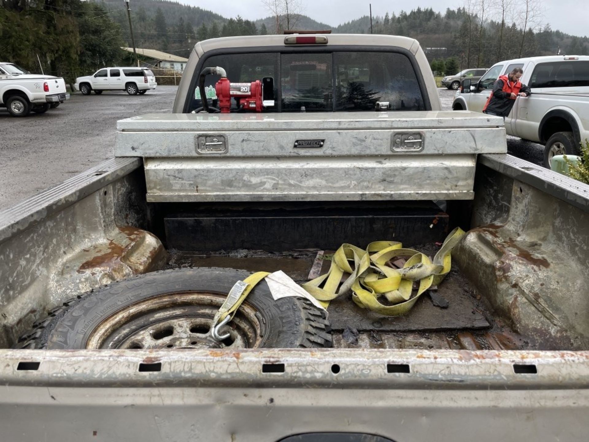 2002 Ford F350 SD 4x4 Crew Cab Pickup - Image 5 of 16