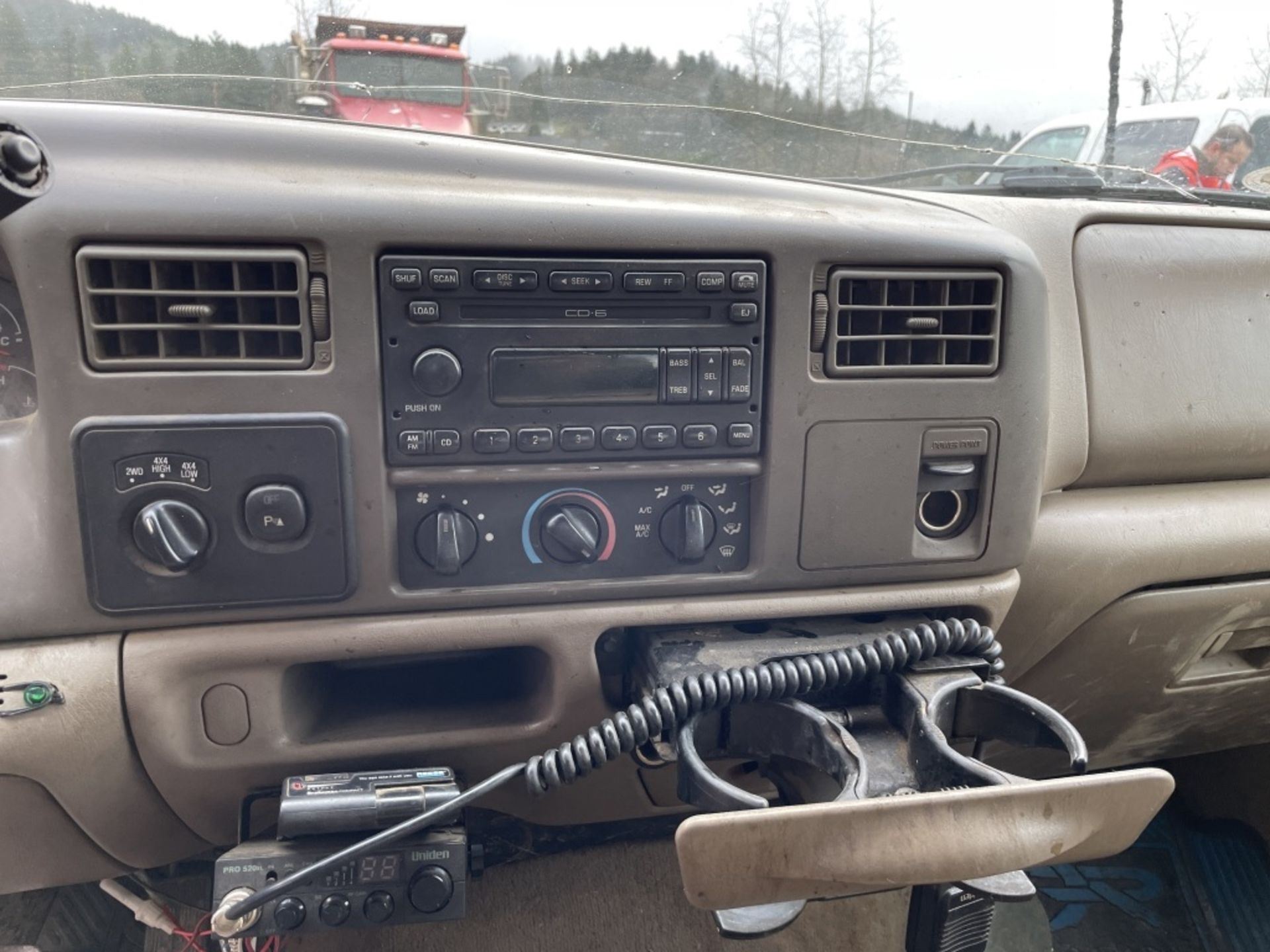 2002 Ford F350 SD 4x4 Crew Cab Pickup - Image 9 of 16