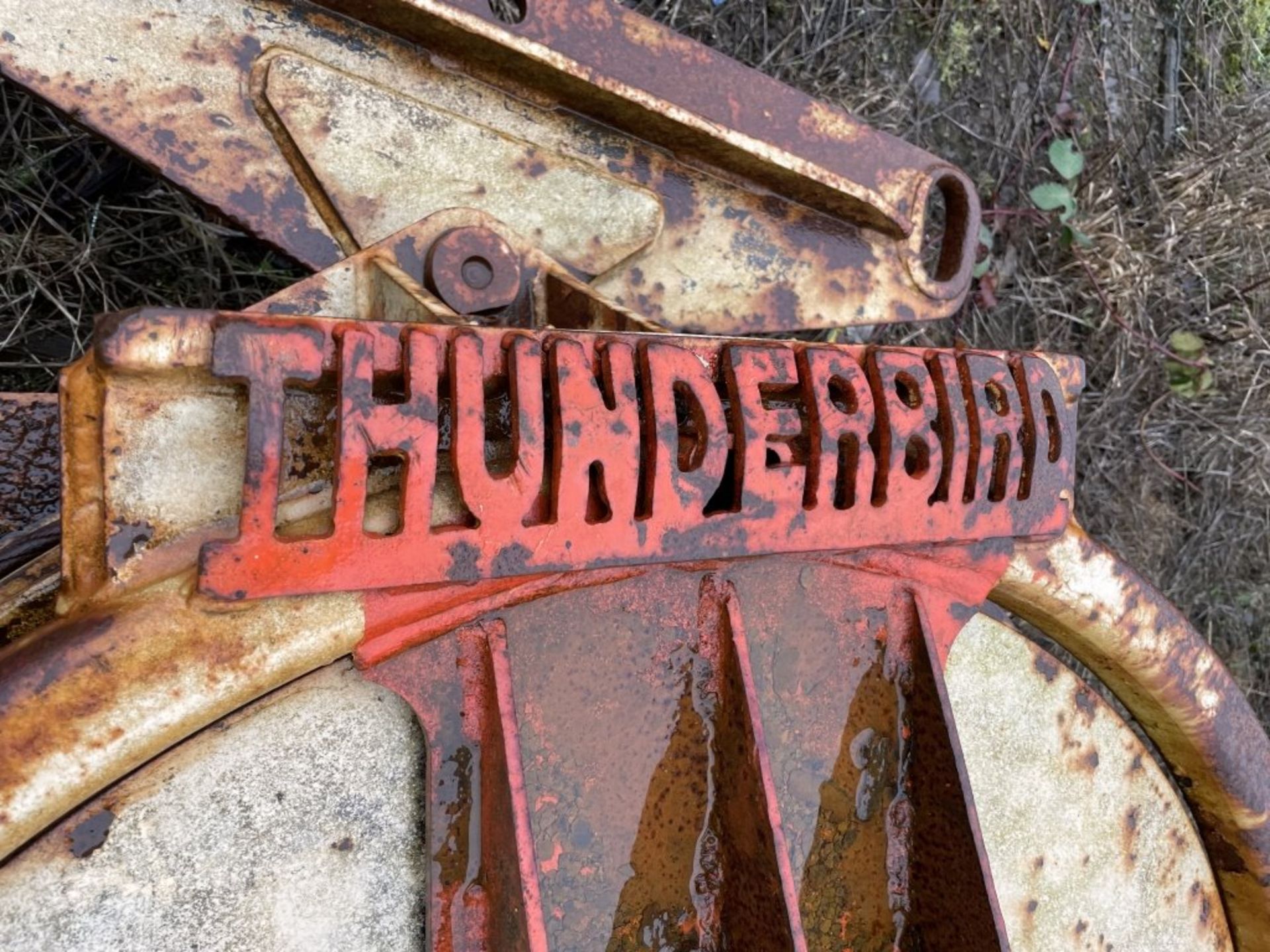 Thunderbird Winch - Image 3 of 5