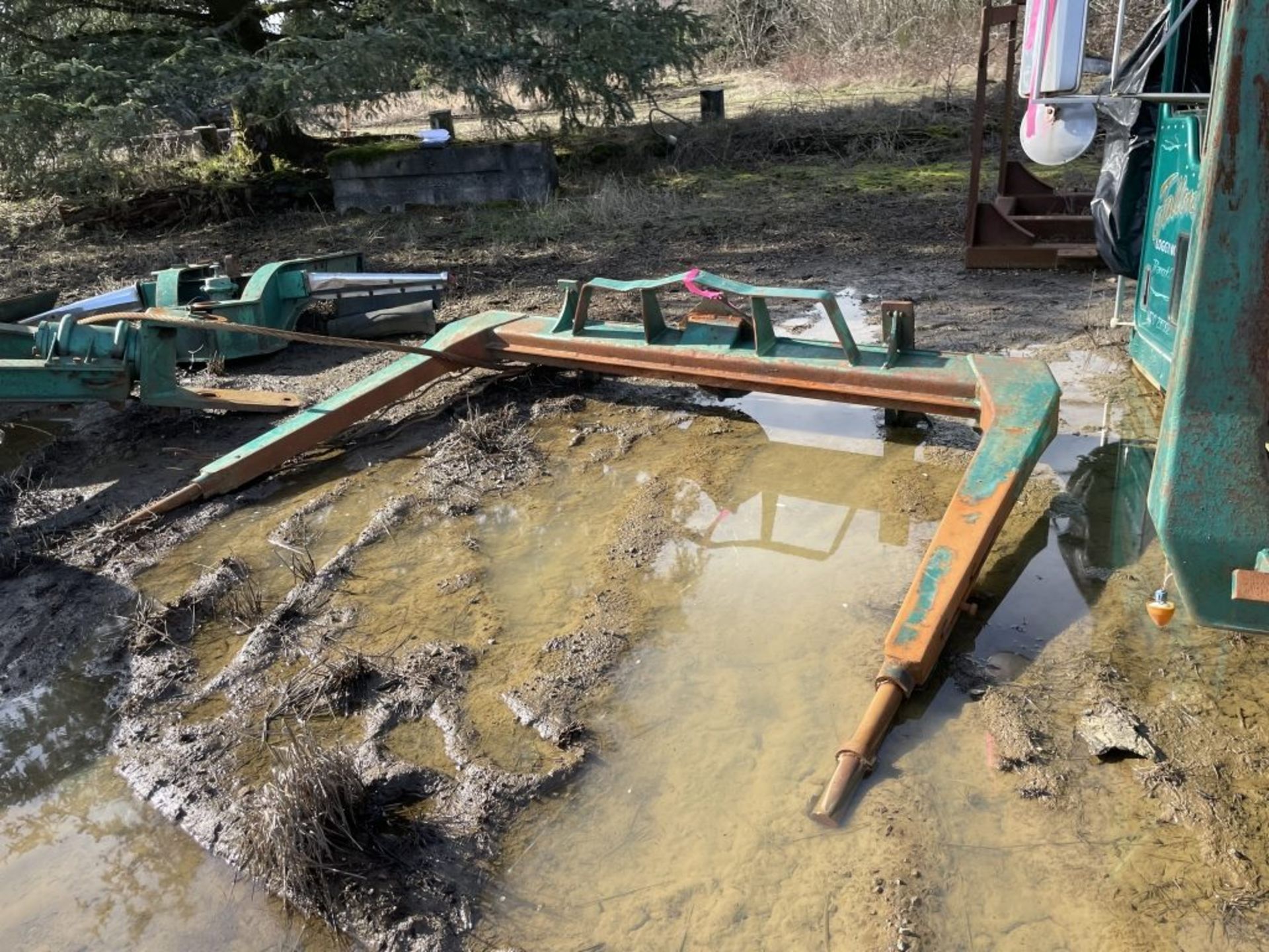 Log Truck Parts - Image 7 of 9