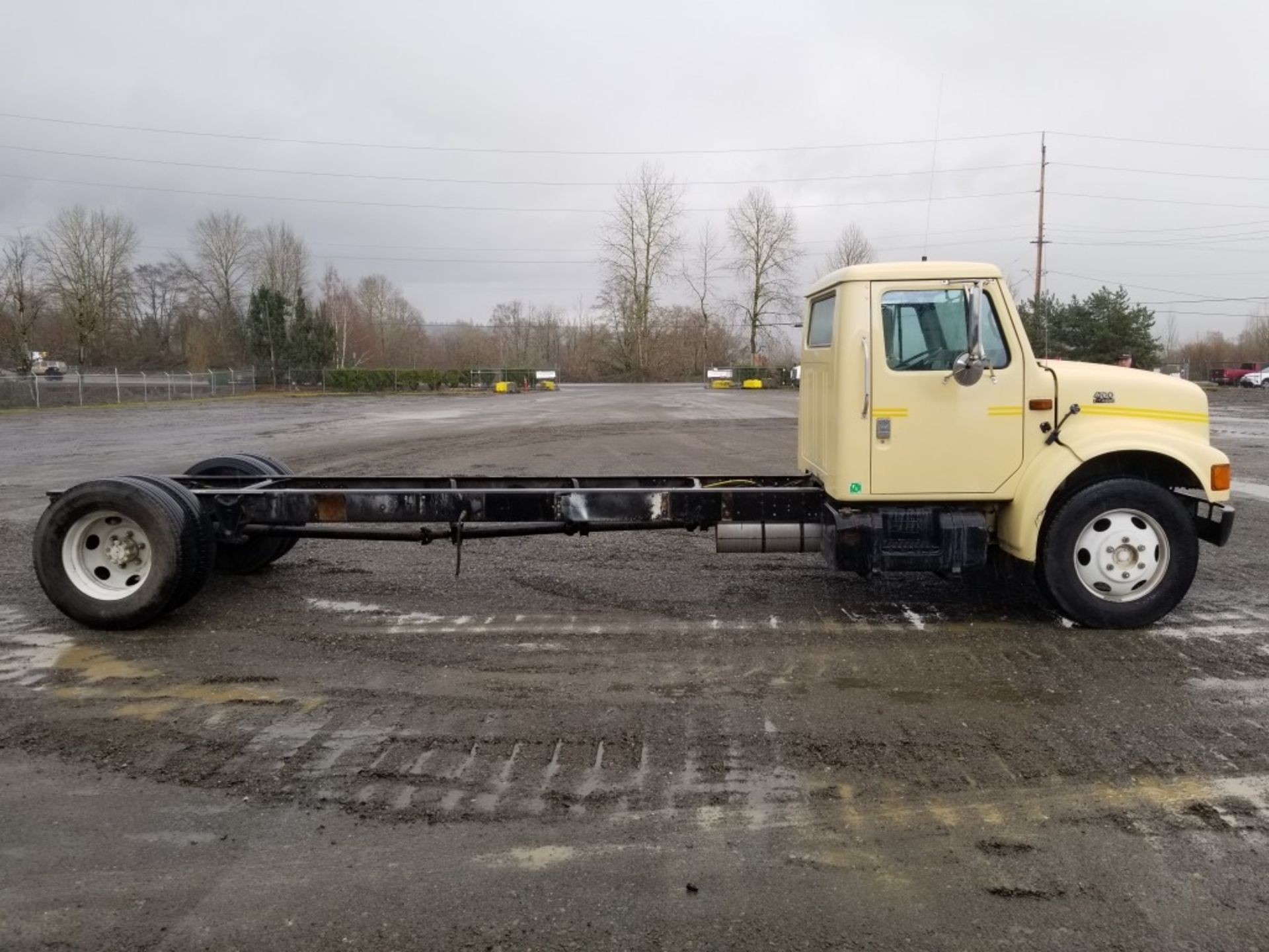 1991 International 4700 Cab & Chassis - Image 3 of 18