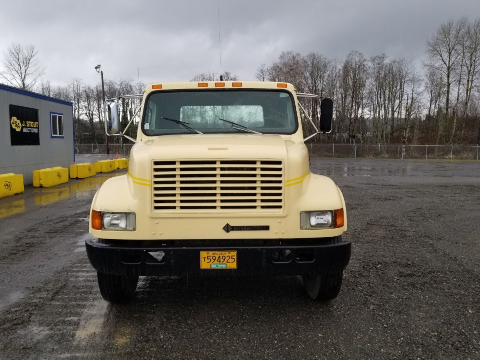 1991 International 4700 Cab & Chassis - Image 8 of 18