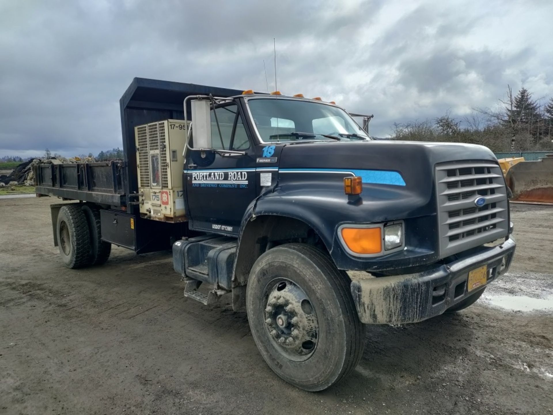 1995 Ford F800 Flatbed Dump Truck - Bild 2 aus 33