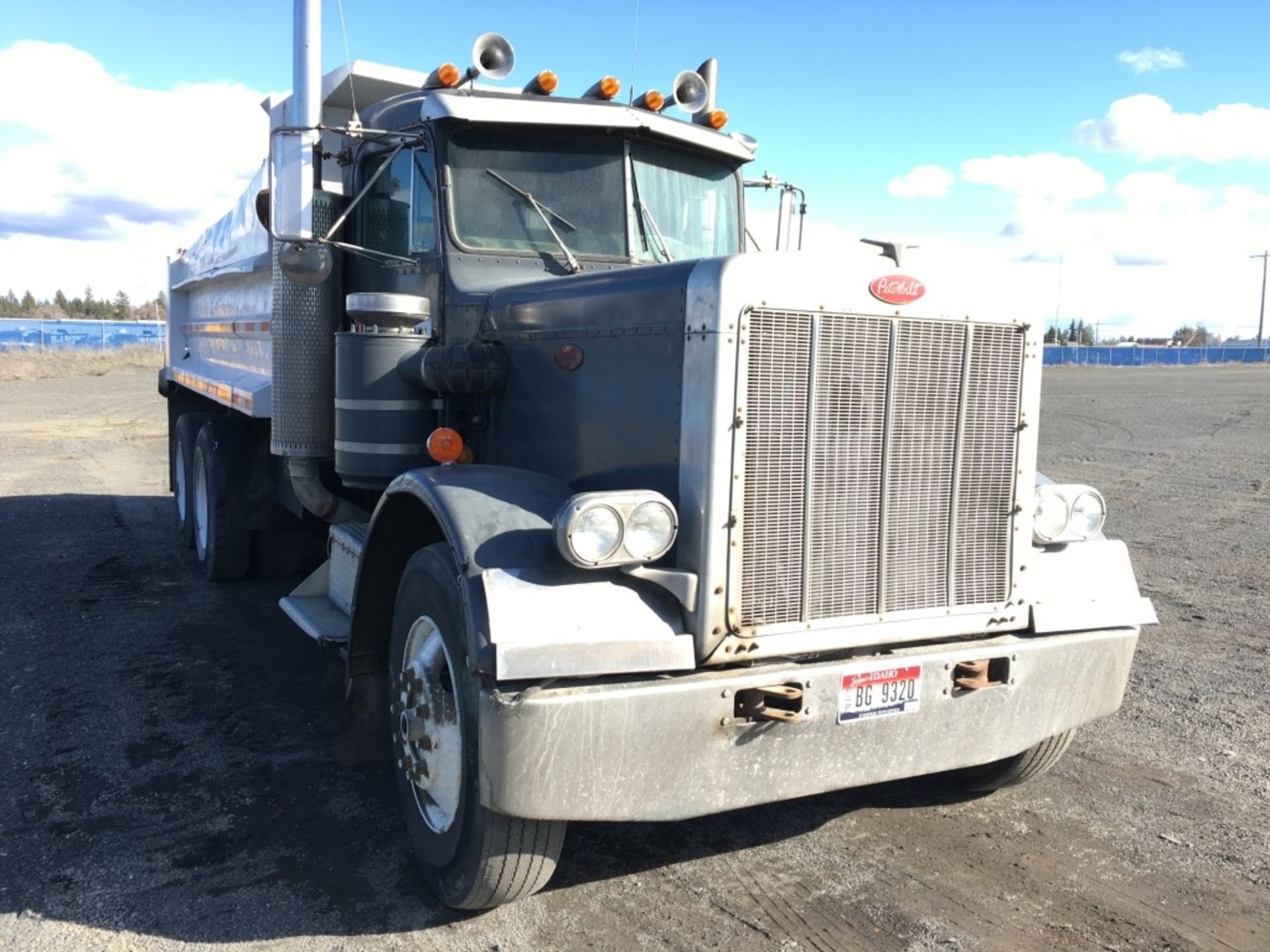 1981 Peterbilt T/A Dump Truck - Bild 7 aus 35