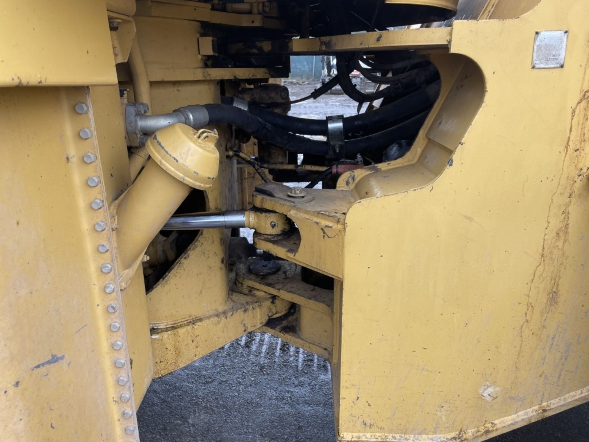 1992 Caterpillar 966F Wheel Loader - Image 25 of 39