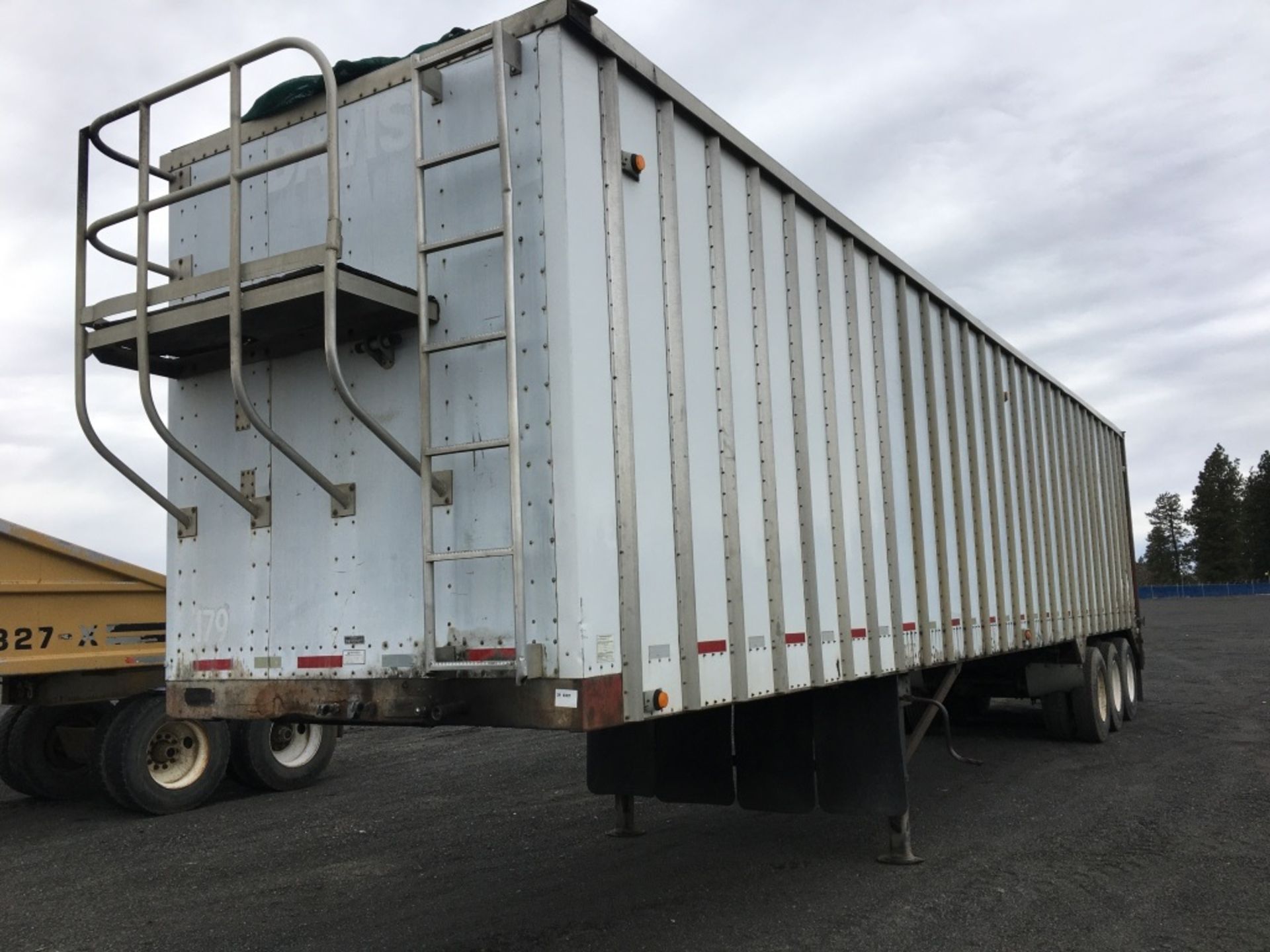 1989 Peerless Tri-Axle Walking Floor Trailer