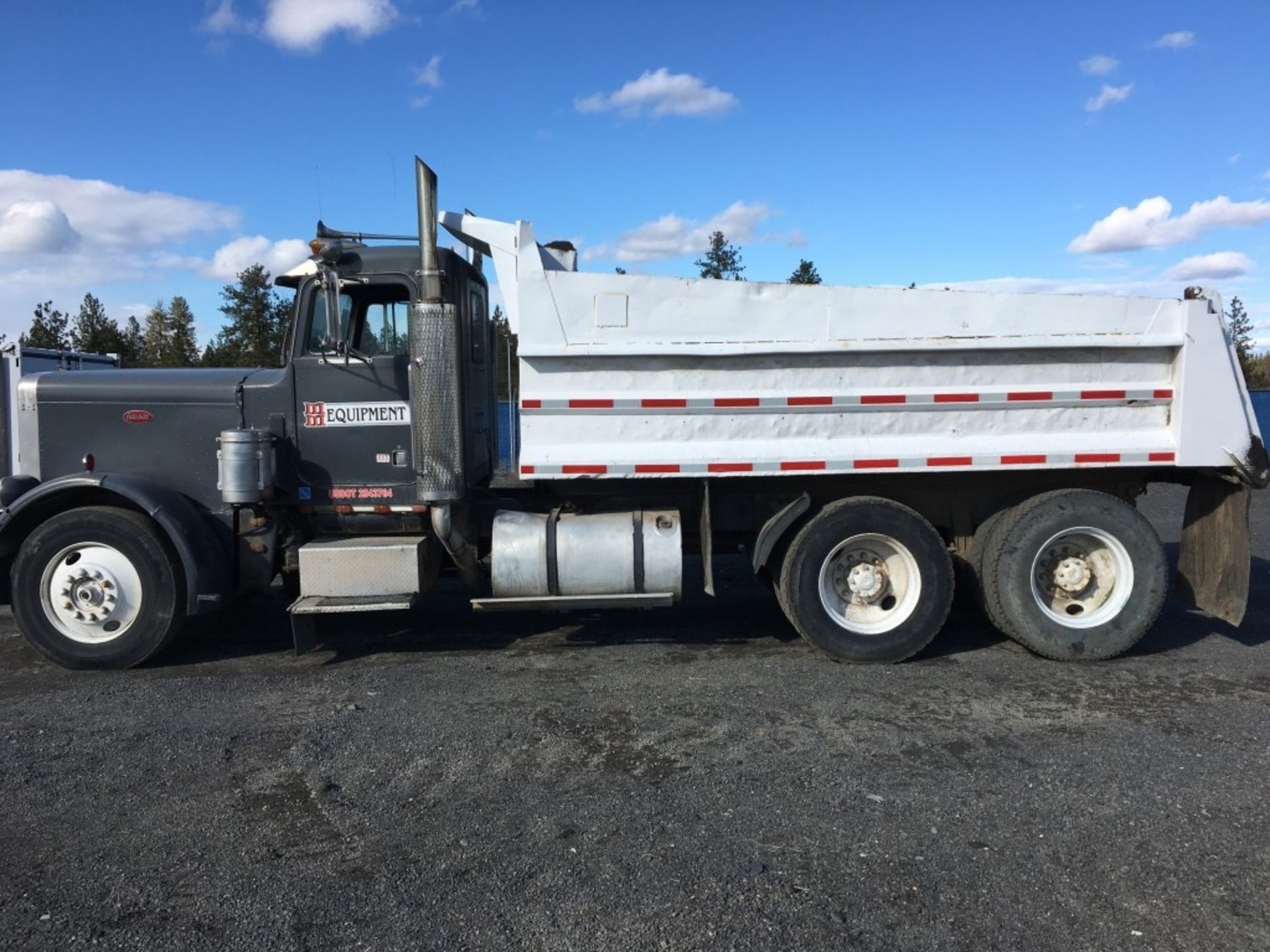 1981 Peterbilt T/A Dump Truck - Bild 2 aus 35