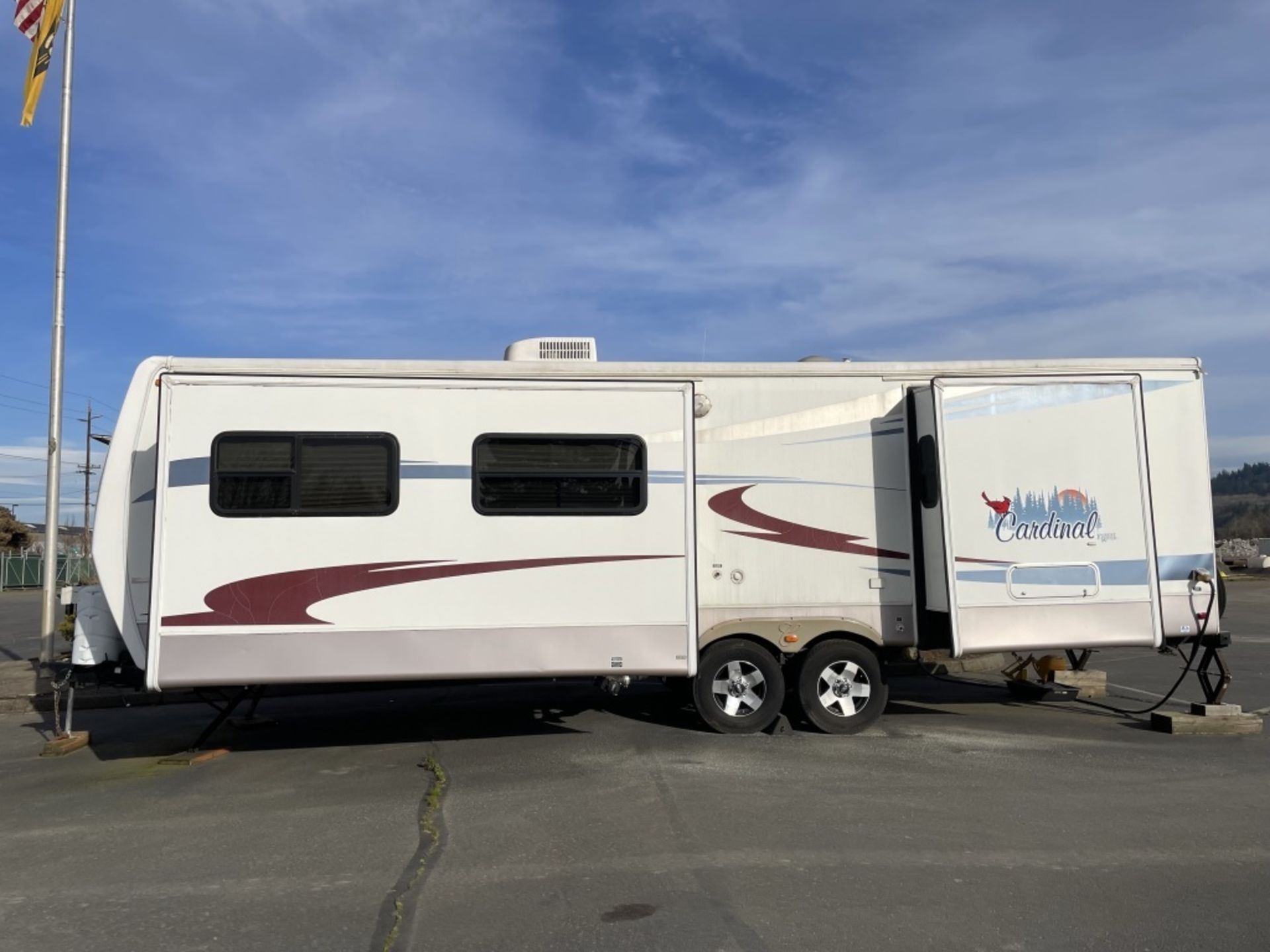 2005 Forest River Cardinal T/A RV Trailer - Image 2 of 33