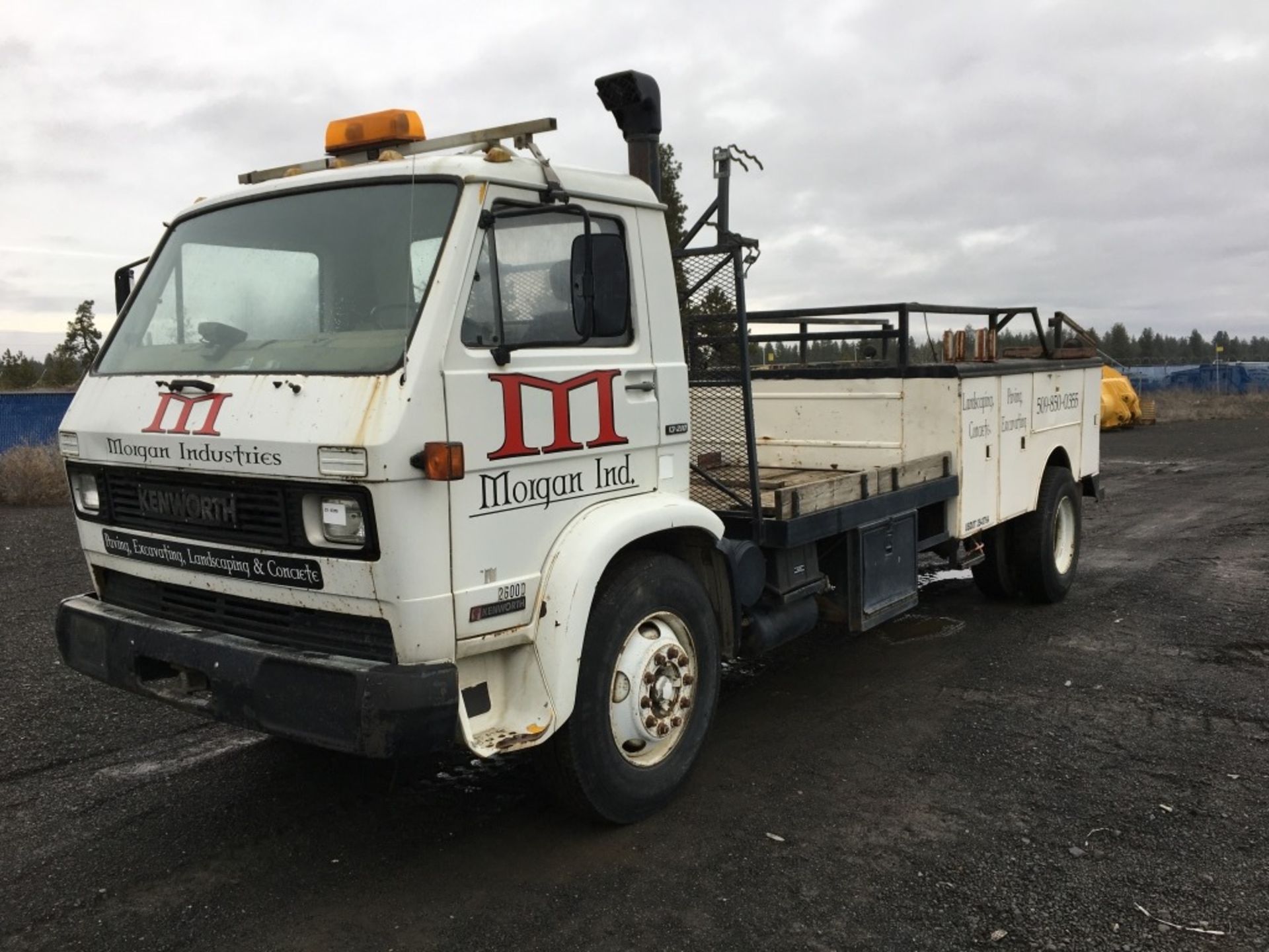 1988 Kenworth 13-210 Flatbed Utility Truck