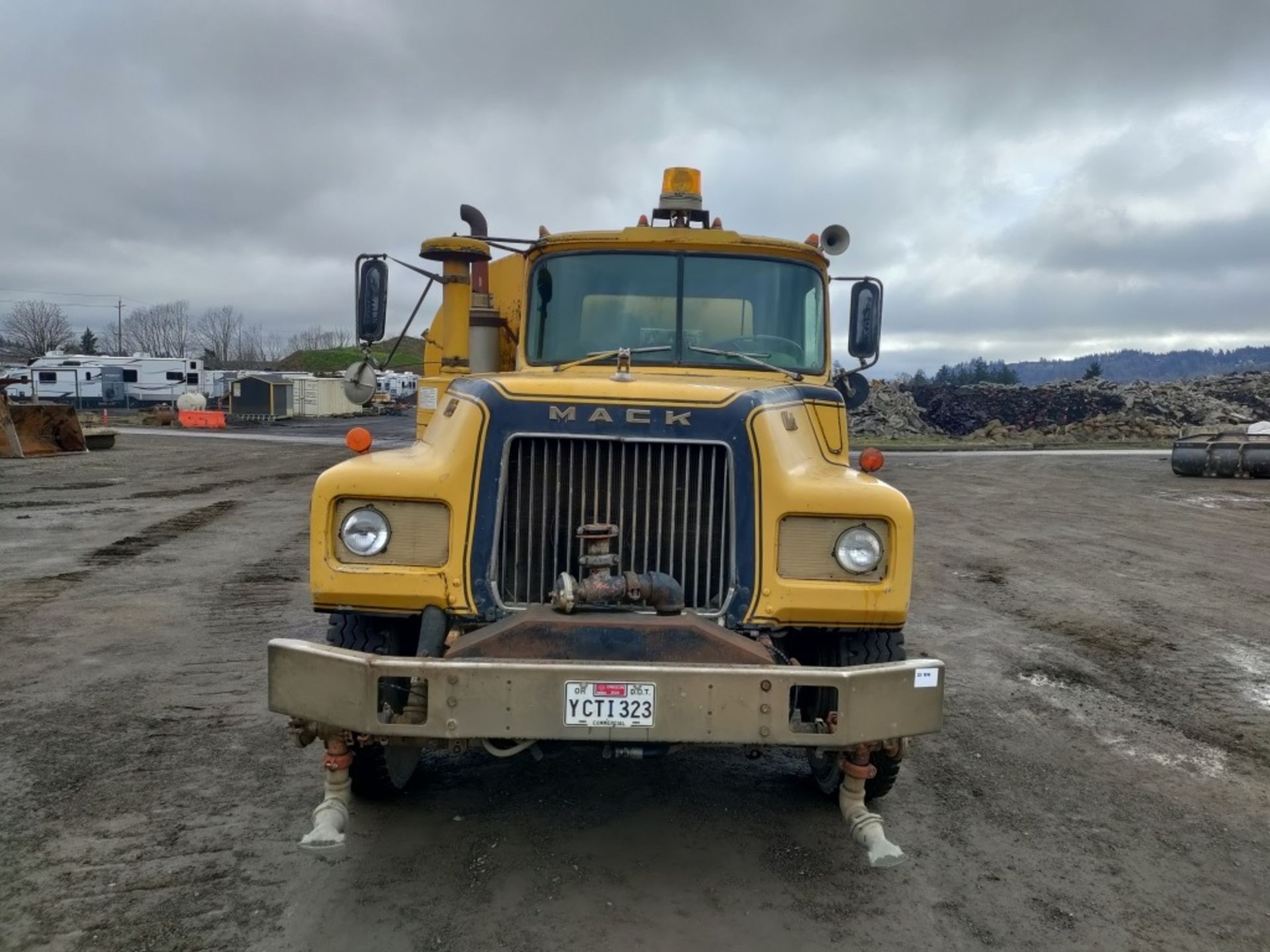 1971 Mack DM-600 T/A Water Truck - Bild 8 aus 27