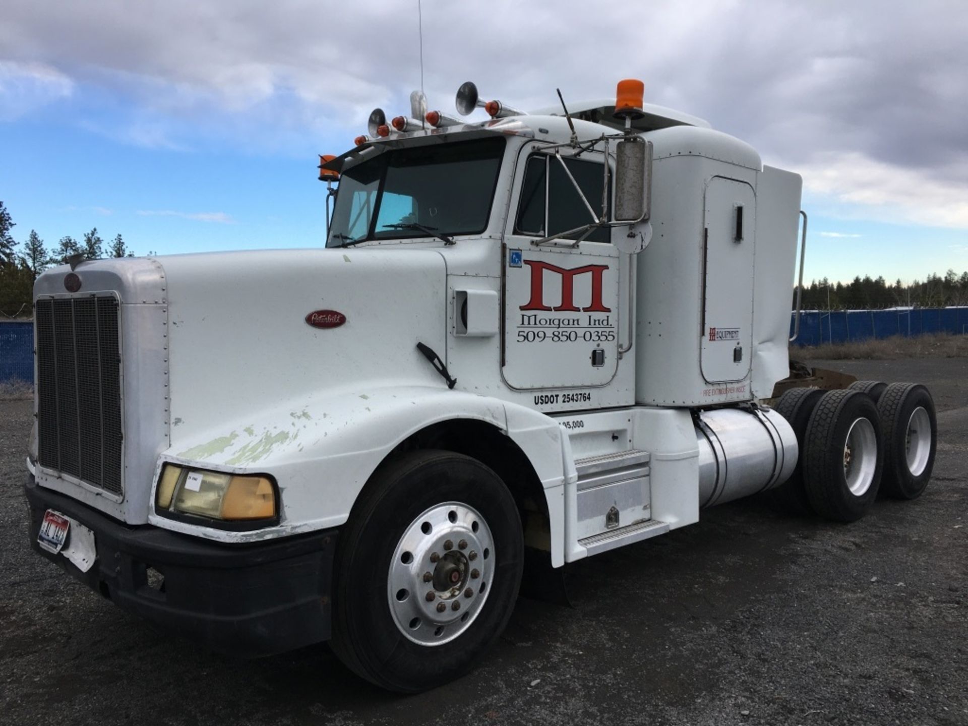 1988 Peterbilt 377 T/A Sleeper Truck Tractor