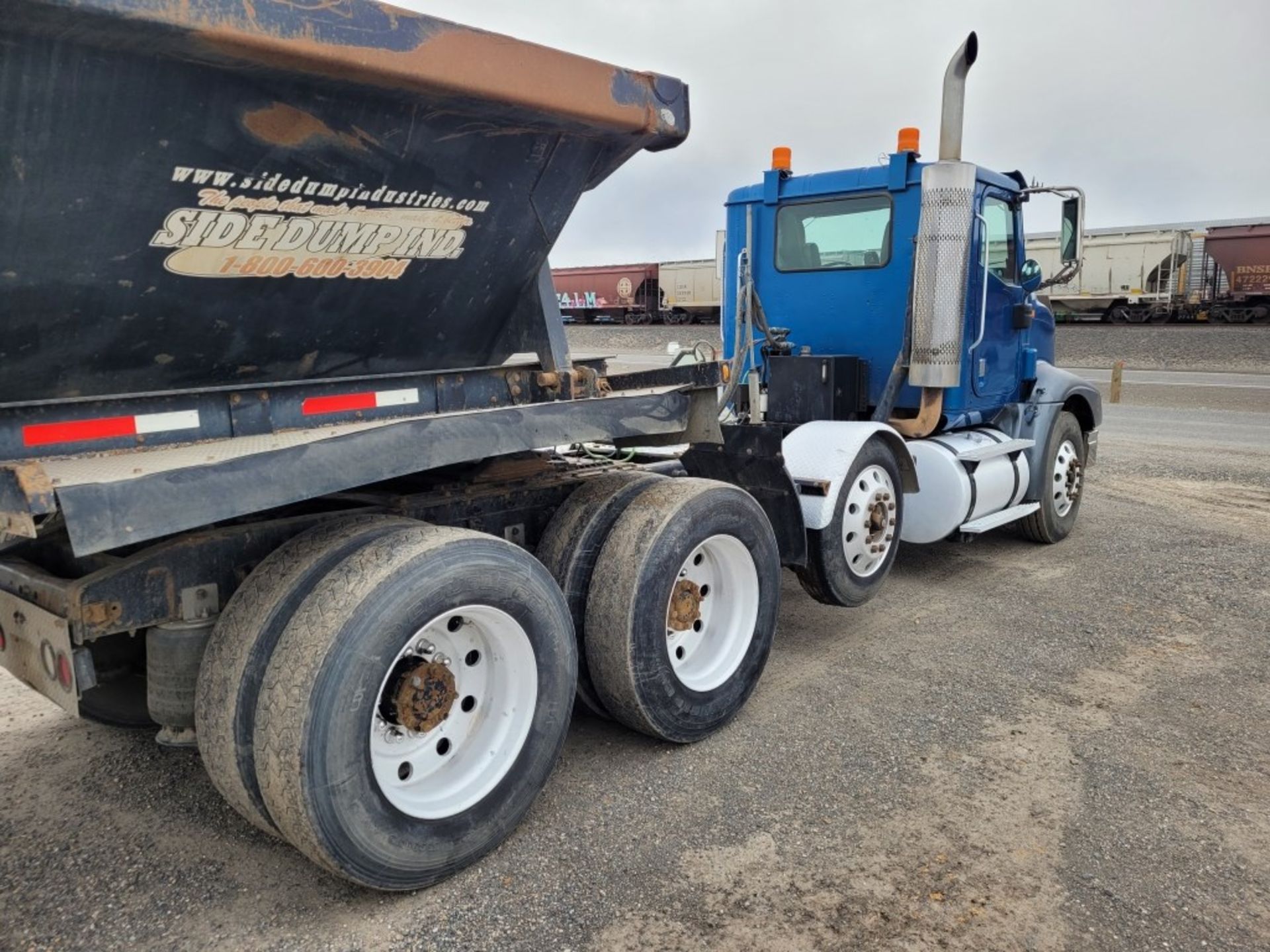 2004 International Tri-Axle Truck Tractor - Bild 5 aus 47