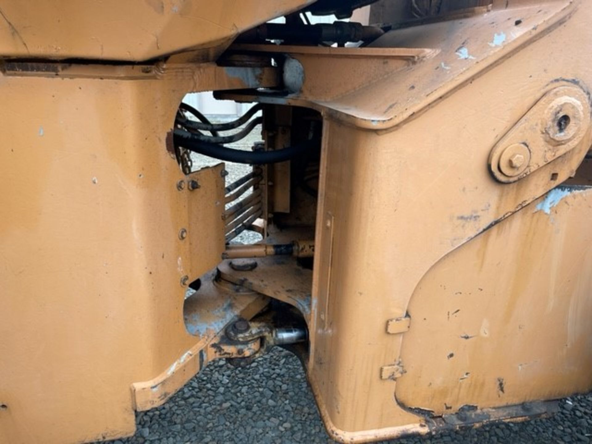 Case 721B Wheel Loader - Image 17 of 40