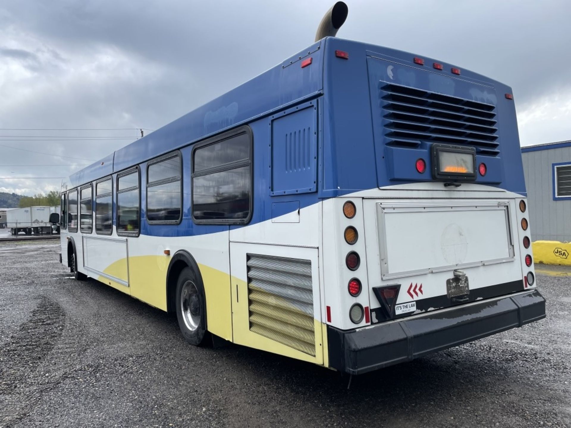 2003 New Flyer D40LF 40' Transit Bus - Image 6 of 33