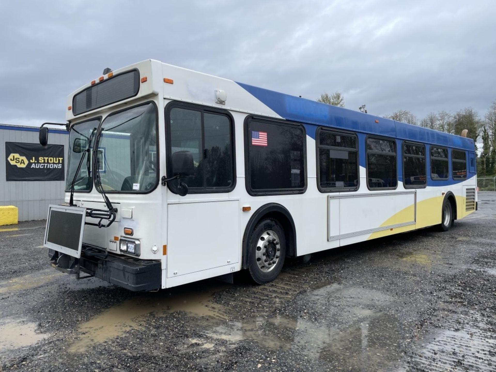 2003 New Flyer D40LF 40' Transit Bus