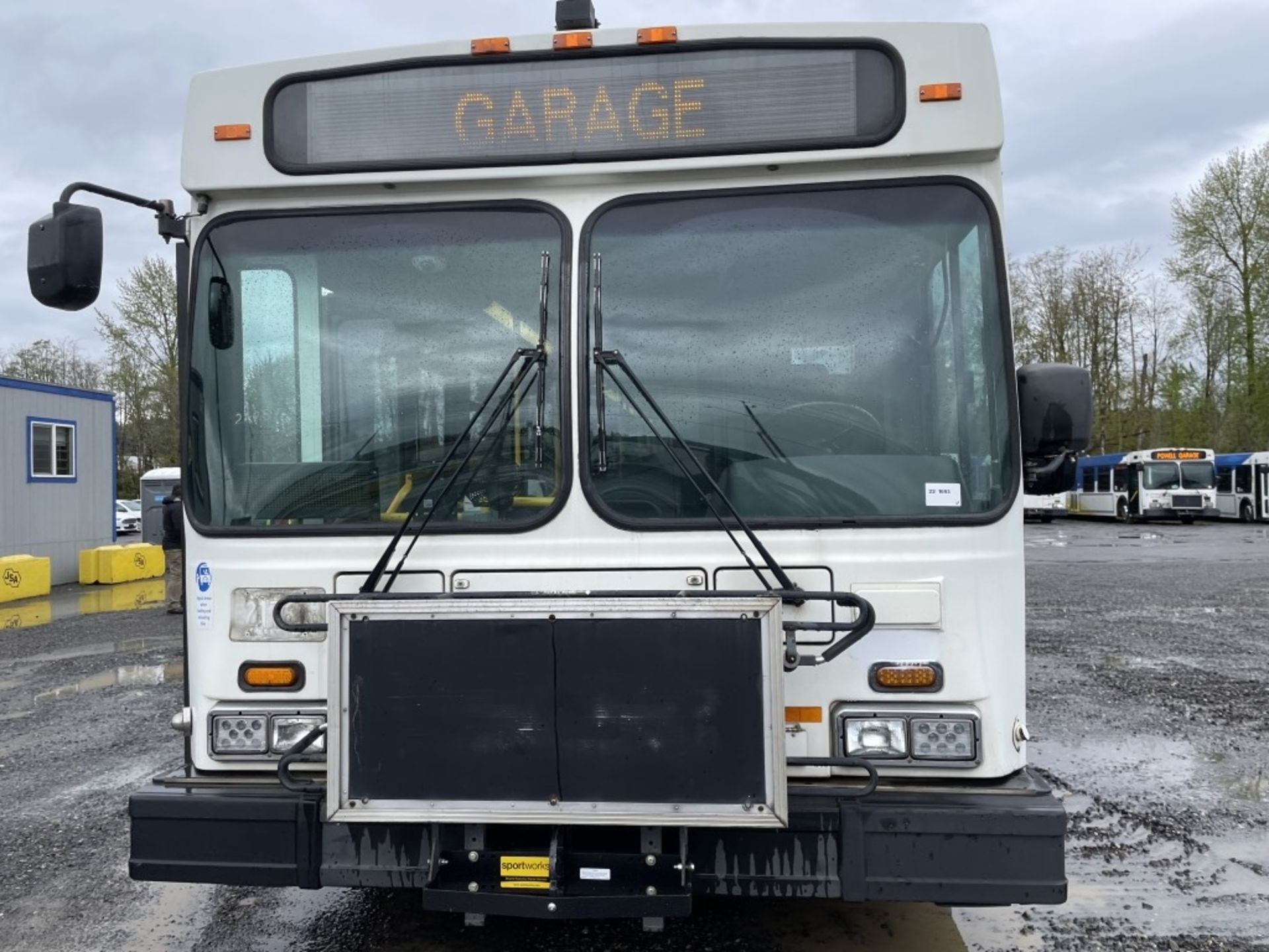 2003 New Flyer D40LF 40' Transit Bus - Image 8 of 34