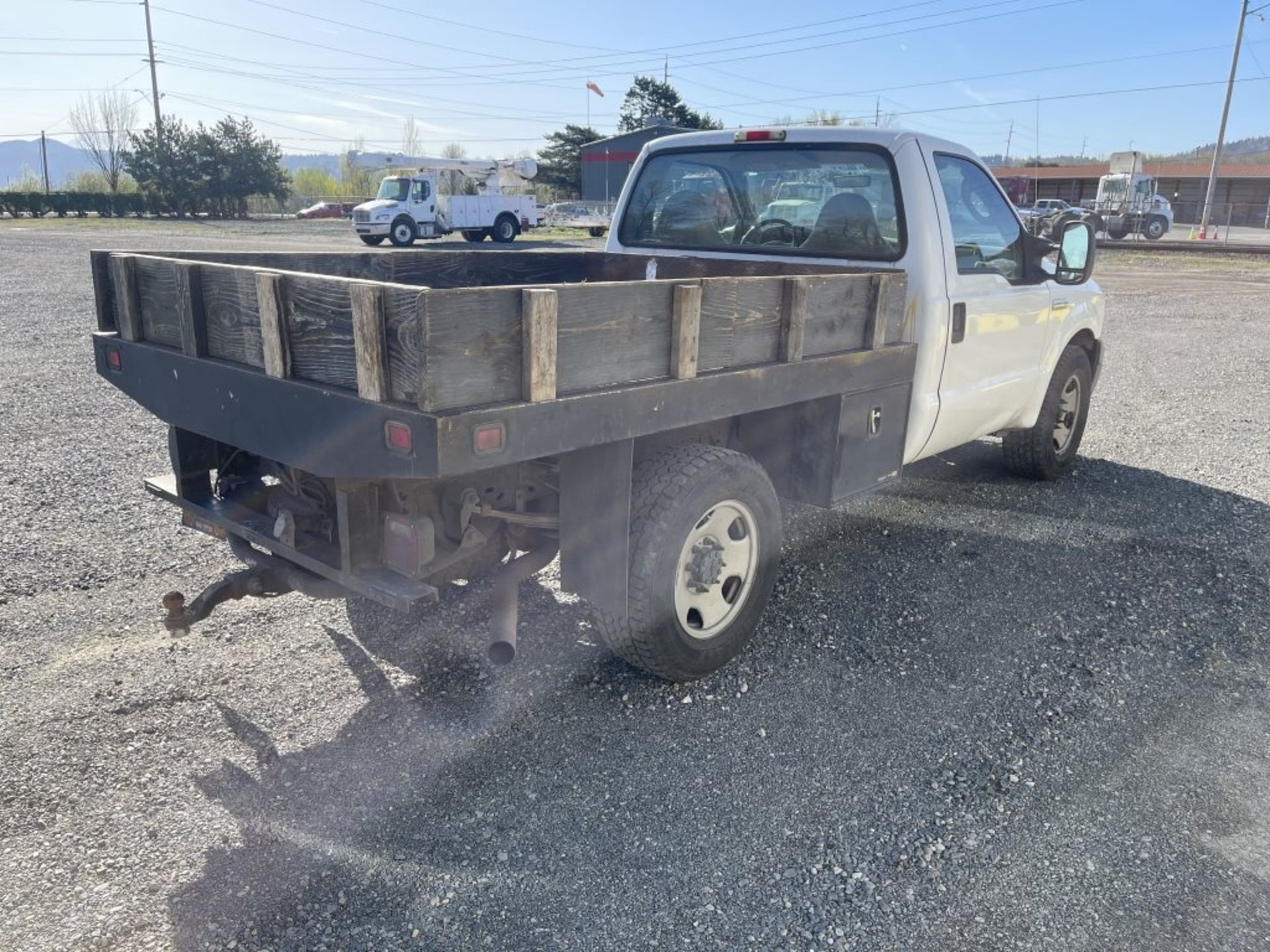 2005 Ford F350 XL SD Flatbed Truck - Image 4 of 20