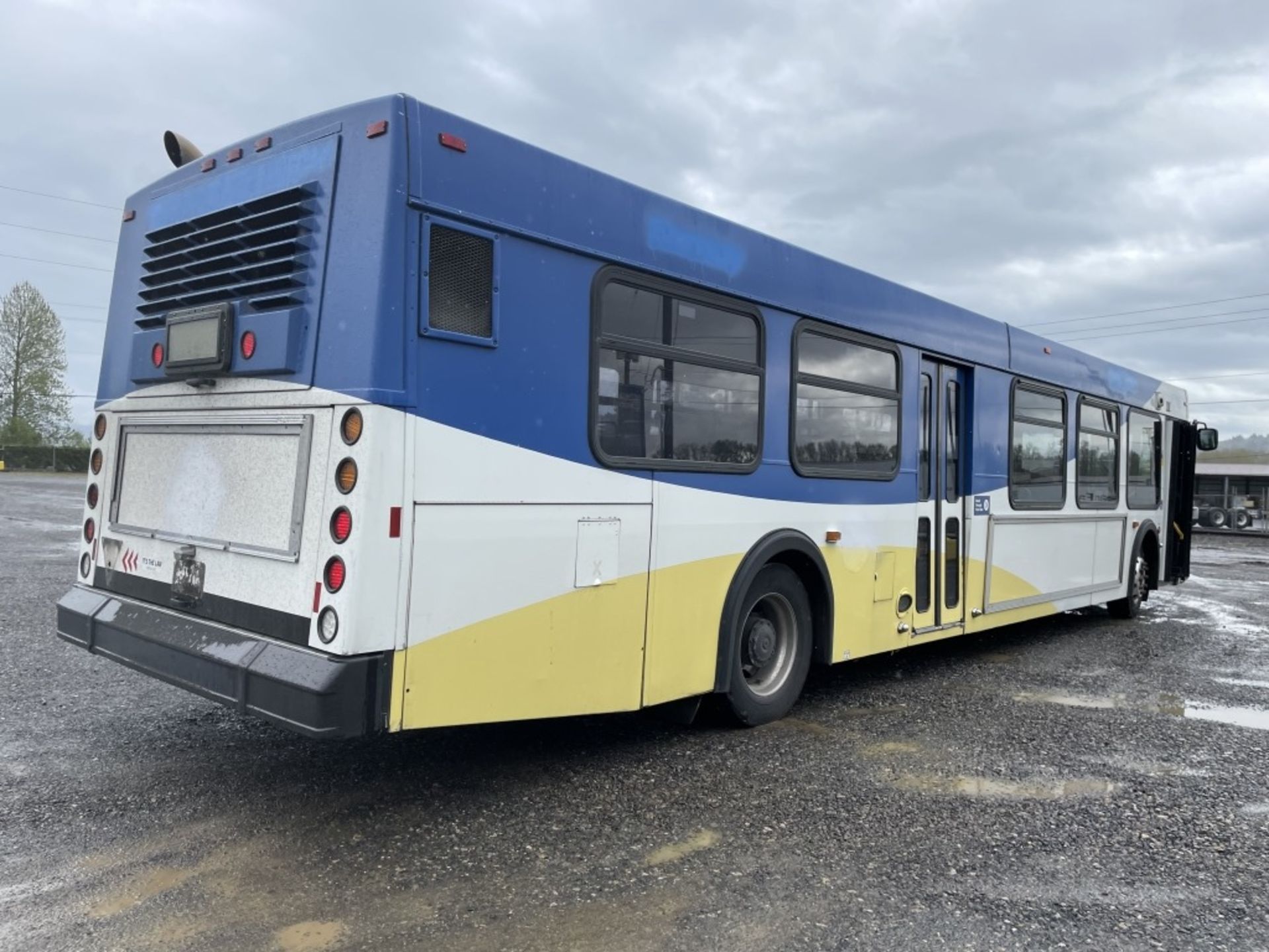 2003 New Flyer D40LF 40' Transit Bus - Image 4 of 34