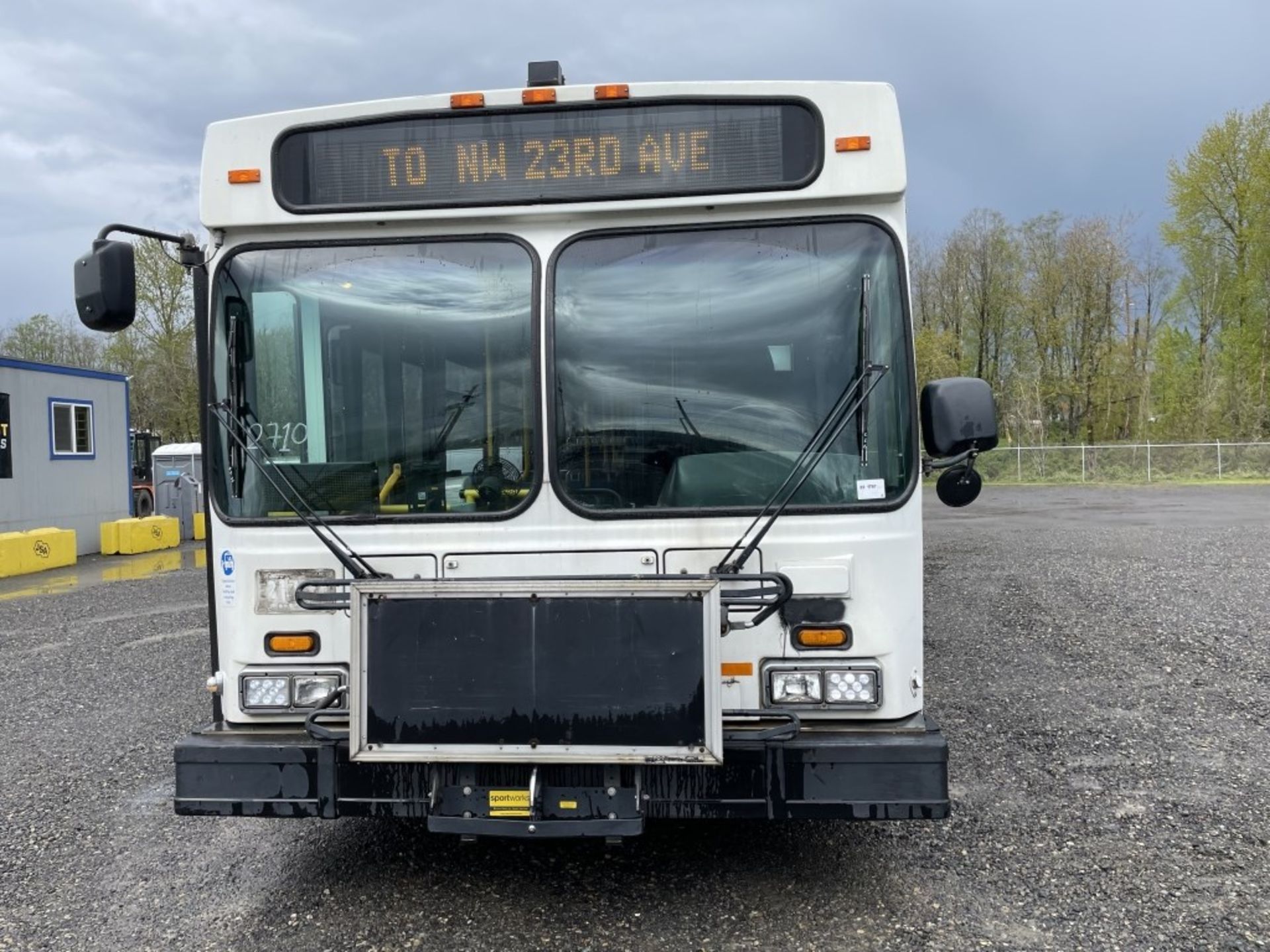 2003 New Flyer D40LF 40' Transit Bus - Image 8 of 33