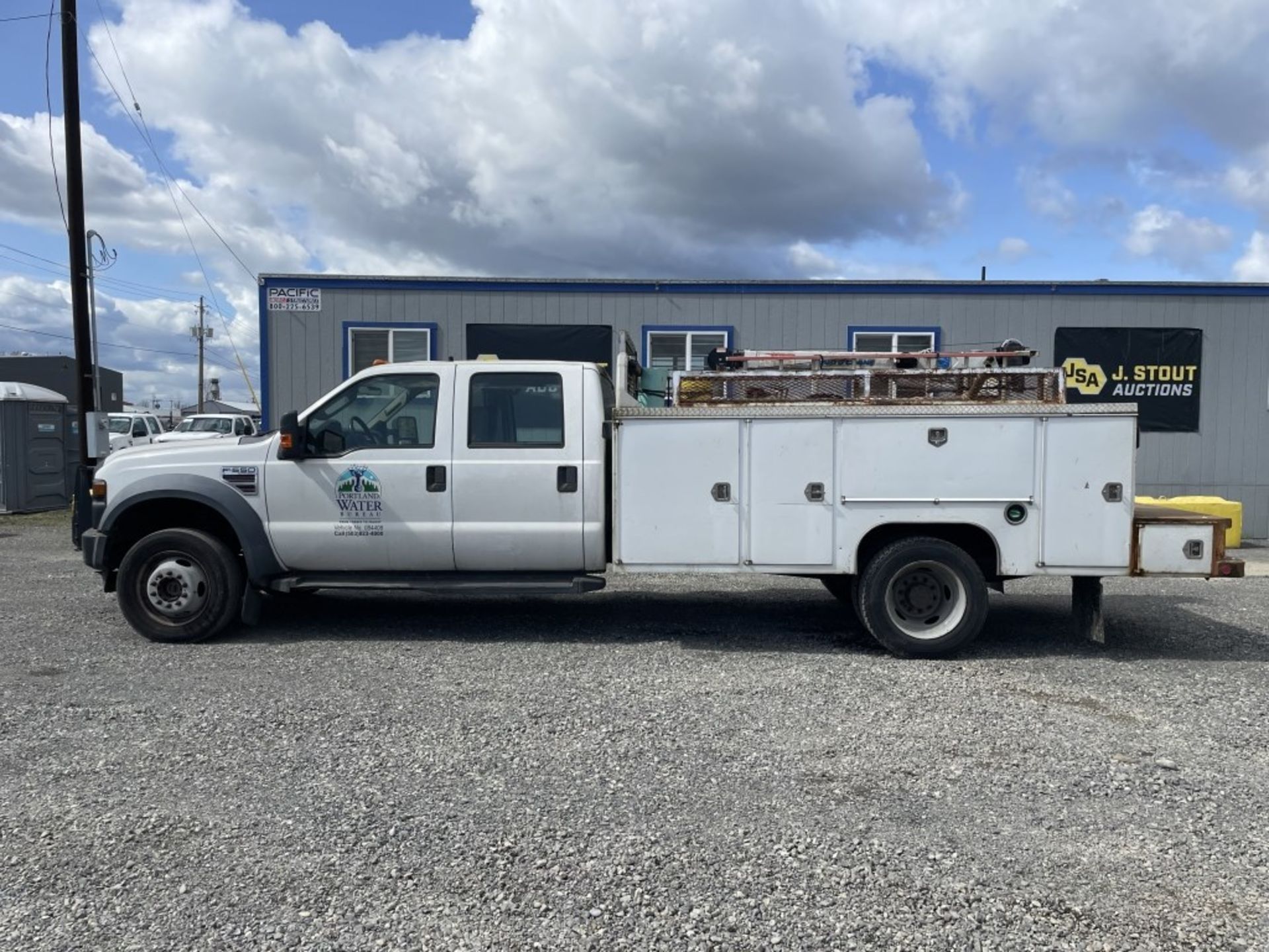 2008 Ford F550 XL SD 4x4 Crew Cab Utility Truck - Image 7 of 44