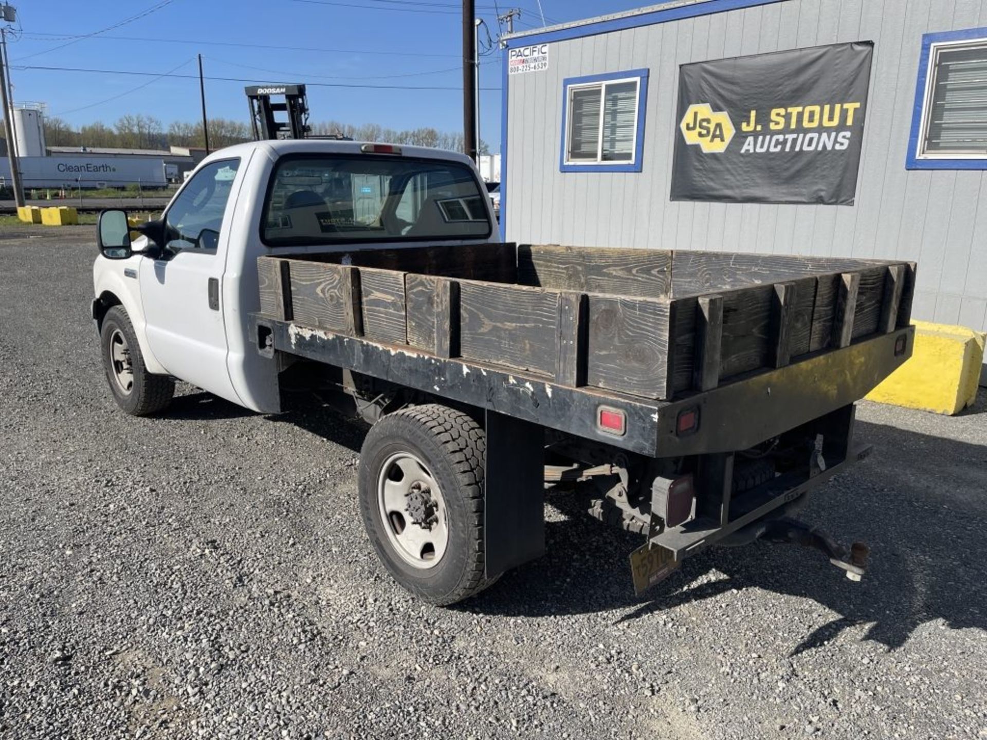 2005 Ford F350 XL SD Flatbed Truck - Image 6 of 20