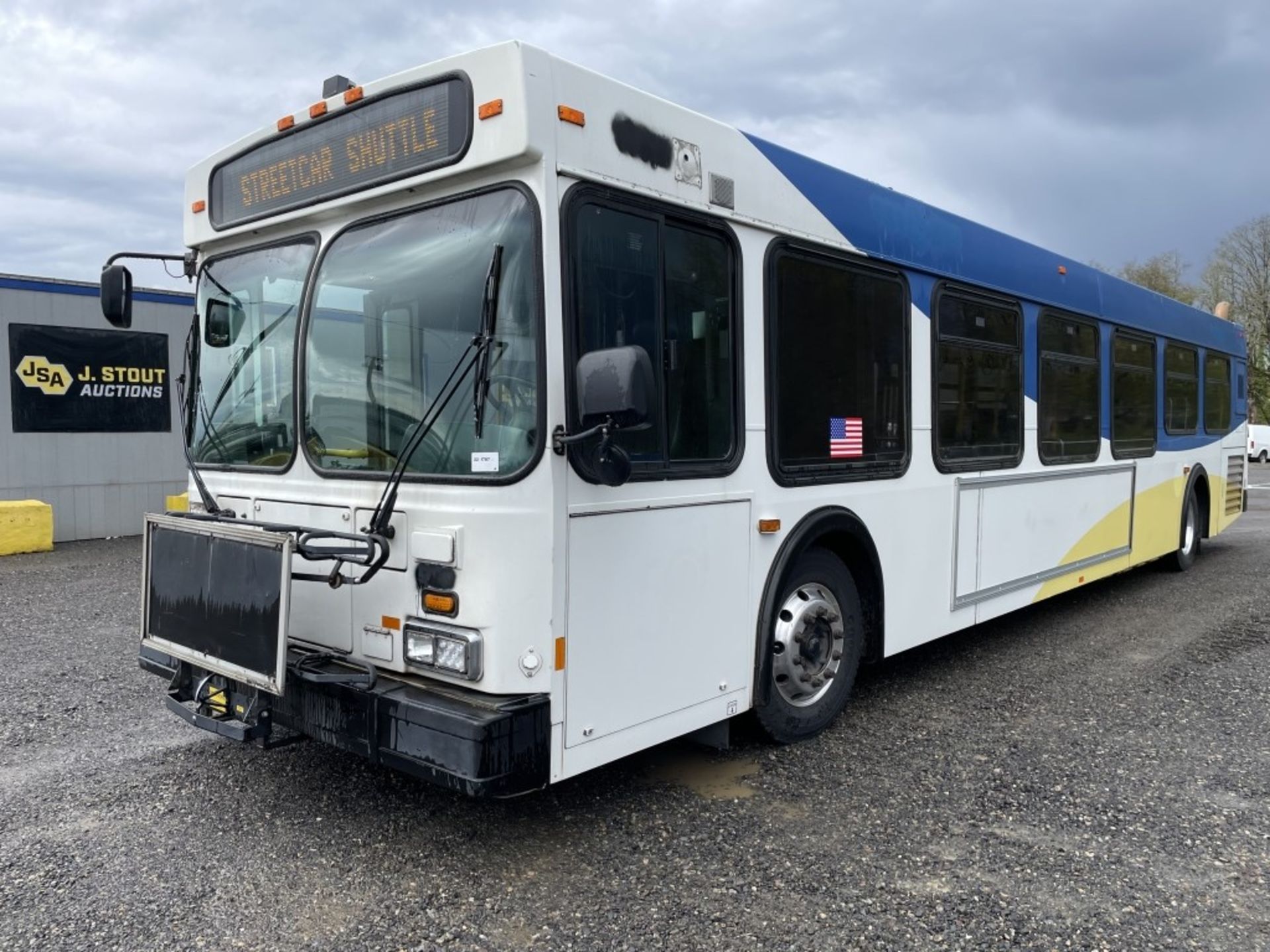 2003 New Flyer D40LF 40' Transit Bus