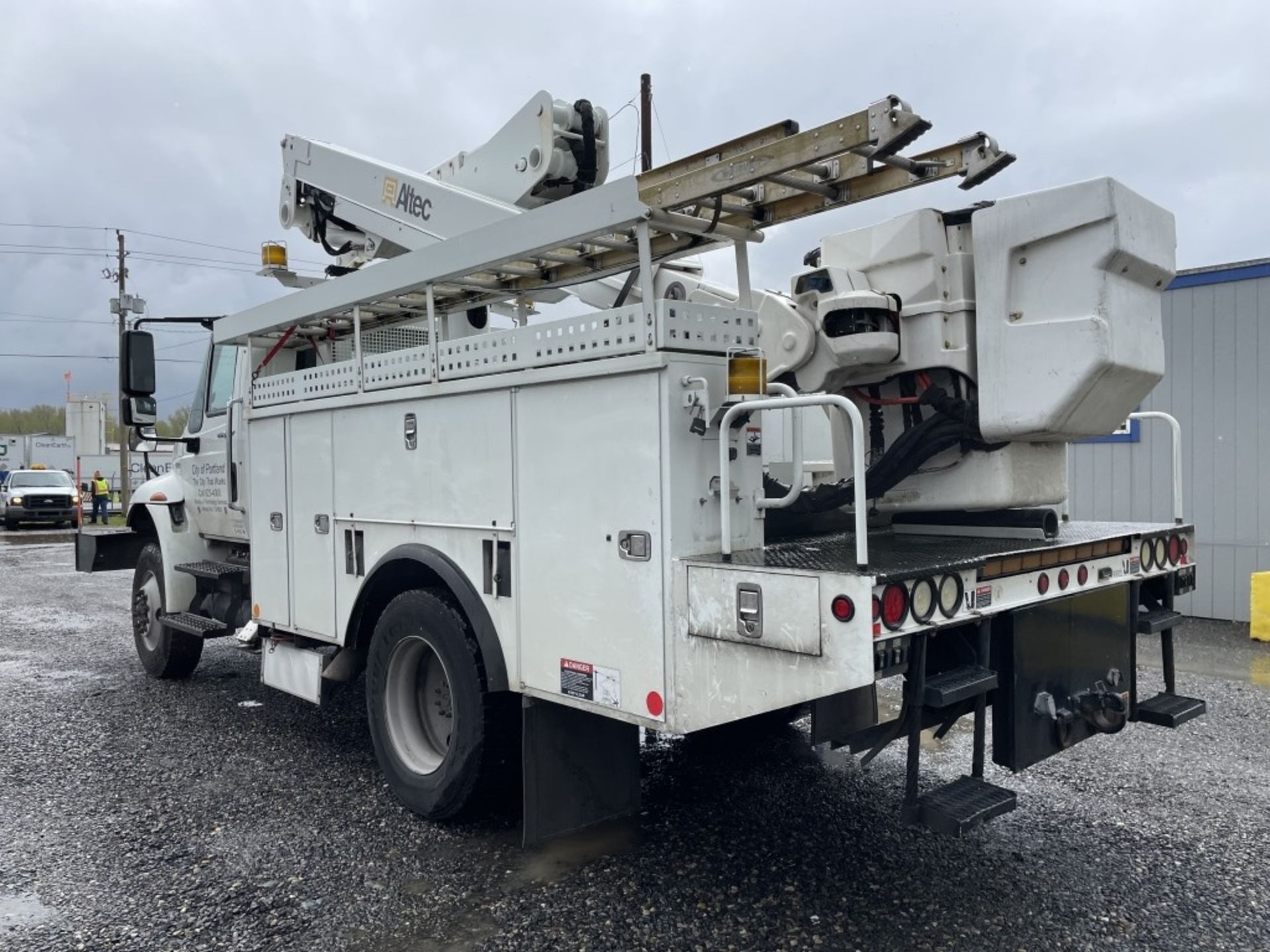 2012 International Durastar 4300 Bucket Truck - Image 6 of 61