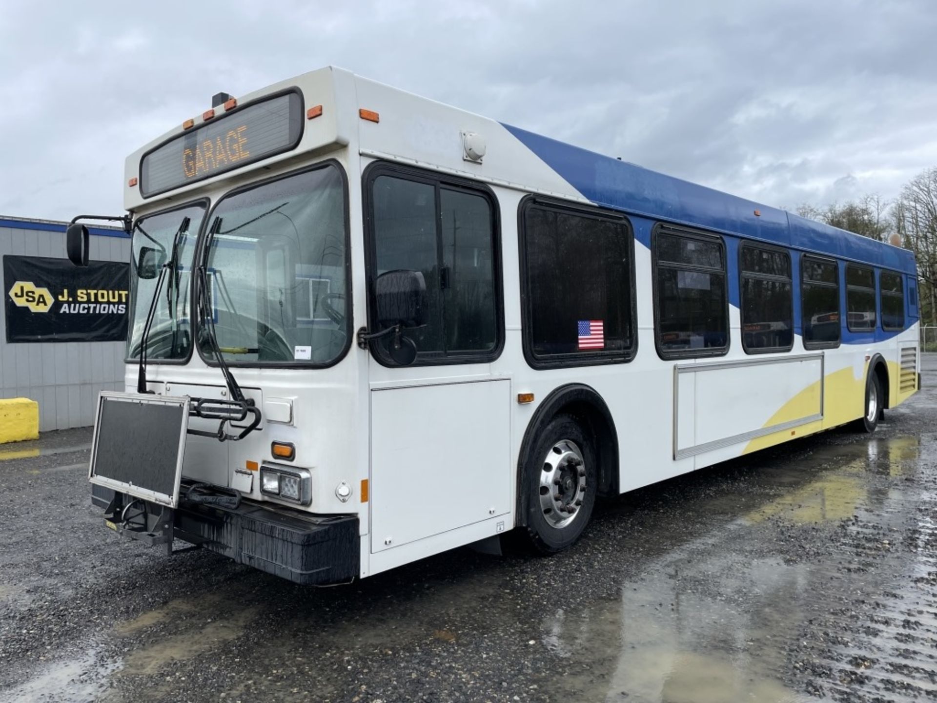 2003 New Flyer D40LF 40' Transit Bus