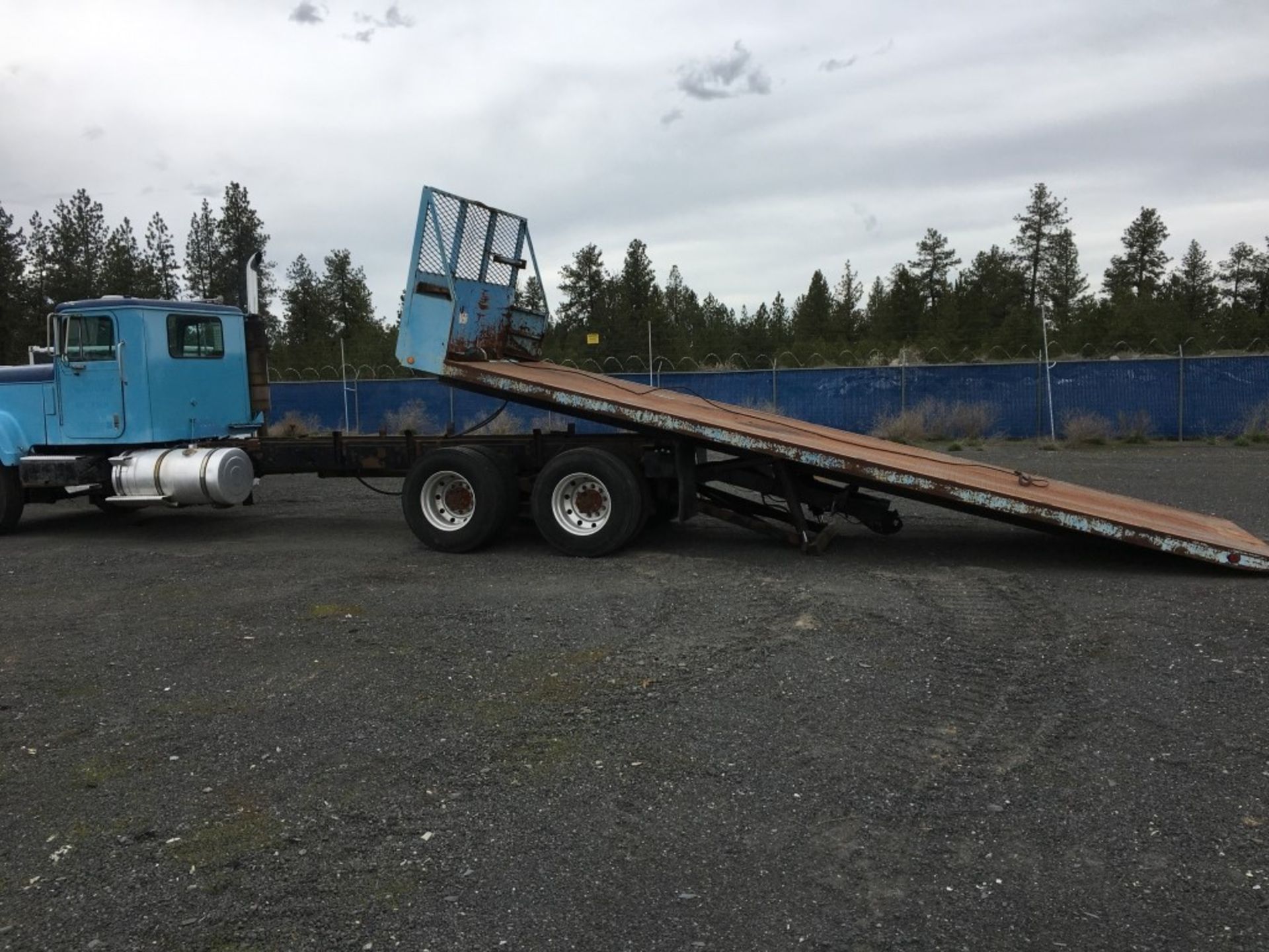 1979 International F4370 T/A Slide Bed Truck - Image 50 of 55