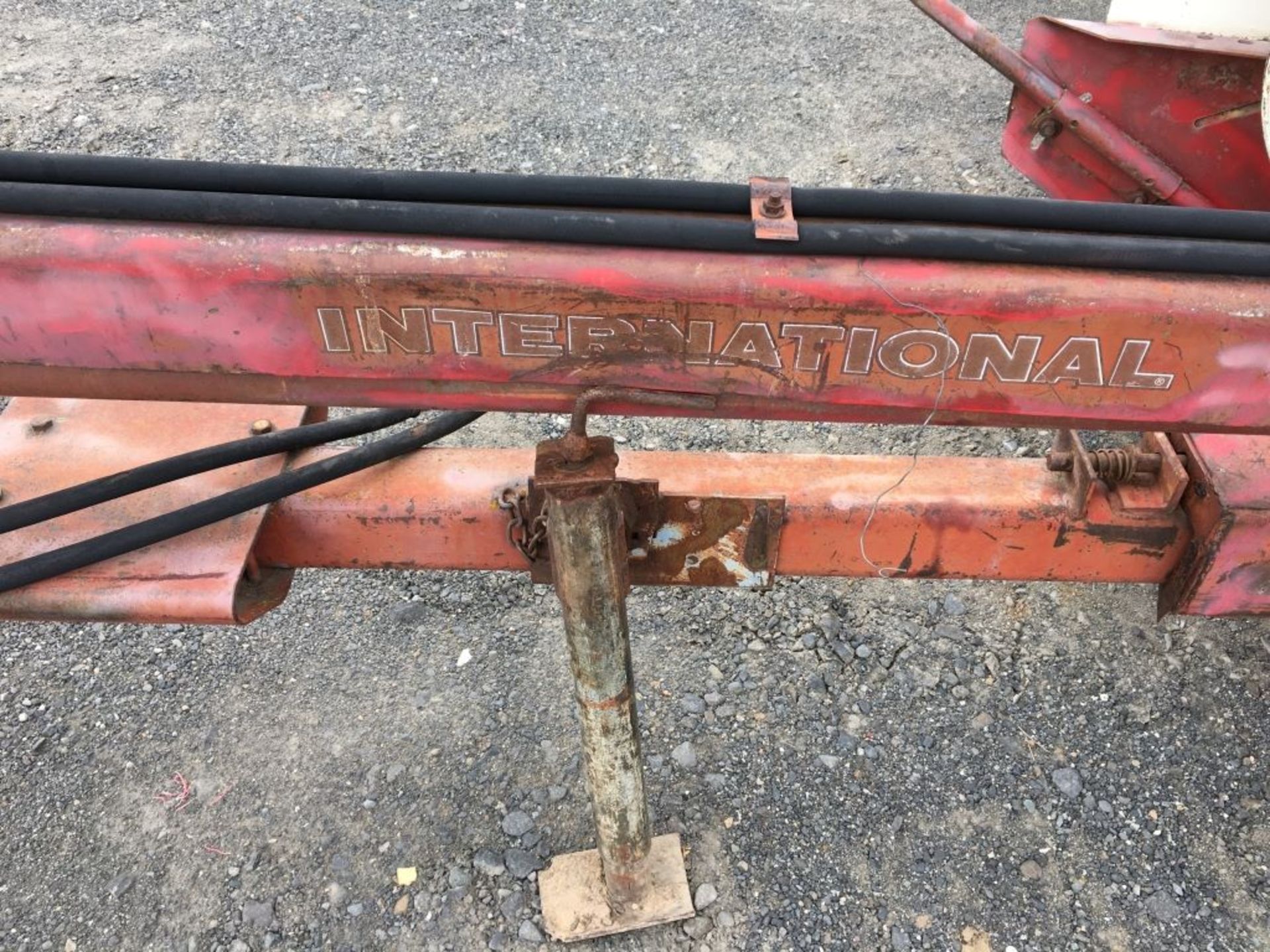 International Harvester 990 Pull Mower Conditioner - Image 9 of 16