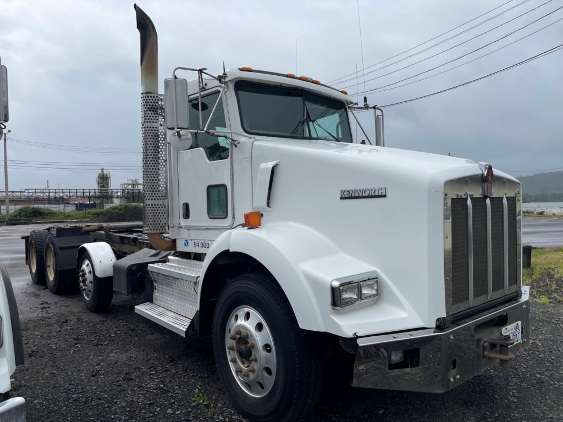 2009 Kenworth T800 Tri-Axle Cab & Chassis - Image 2 of 29