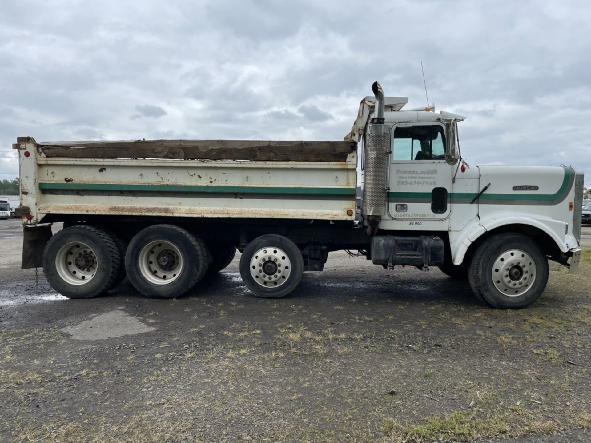 1988 Freightliner Tri-Axle Dump Truck - Image 3 of 39