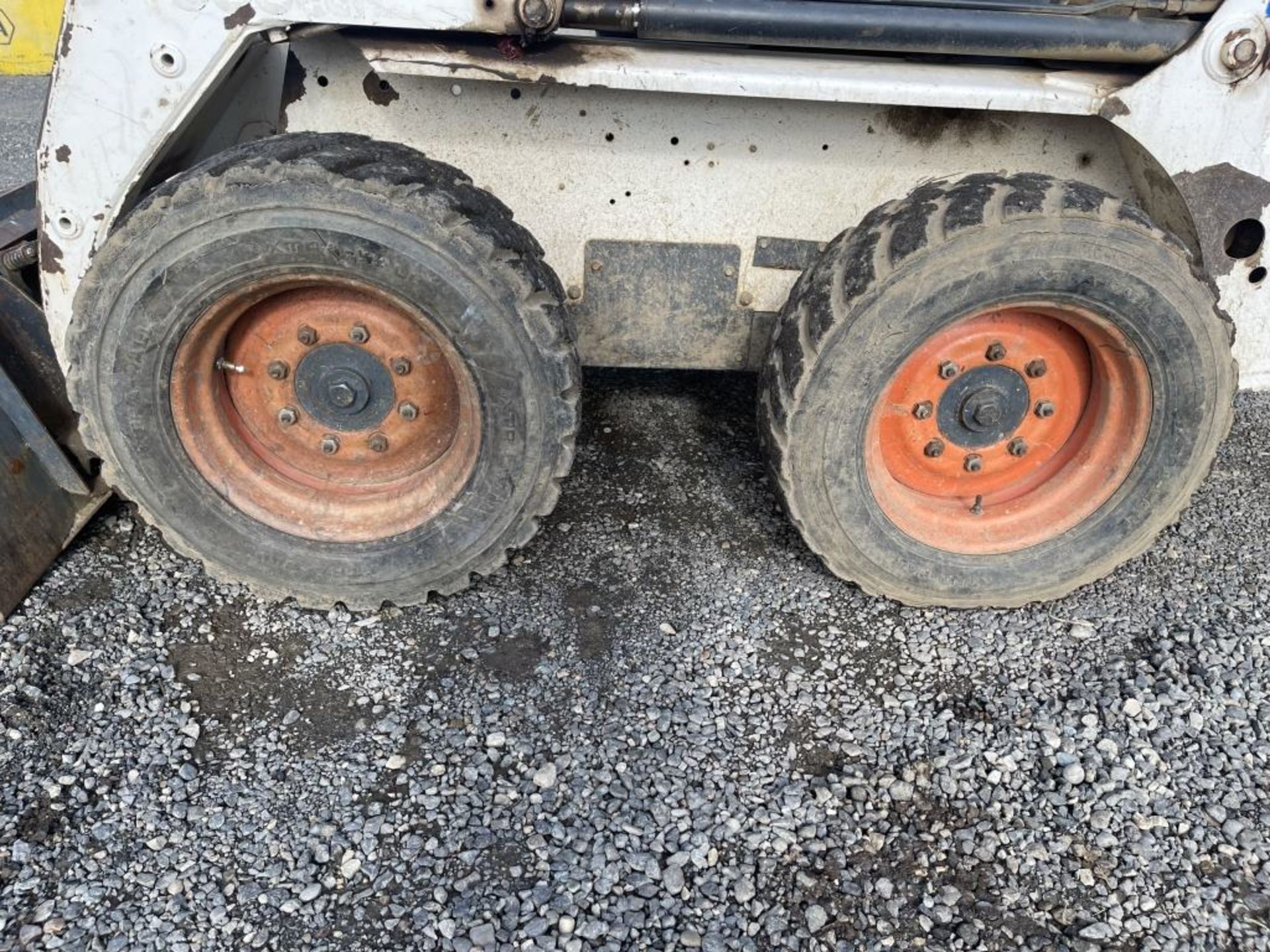 1999 Bobcat 763 Skid Steer Loader - Image 11 of 15