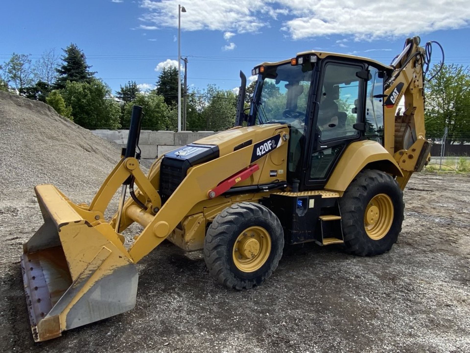 2017 Caterpillar 420F 2 Loader Backhoe