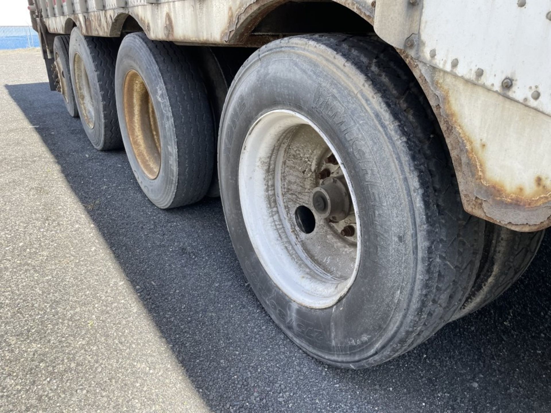 2006 Western Quad Axle Possum Belly Chip Trailer - Image 16 of 24