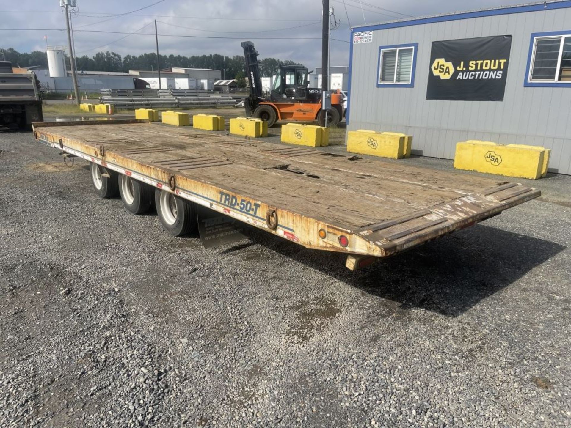 Trailmax TRD50T Tri-Axle Tilt Deck Trailer - Image 6 of 20