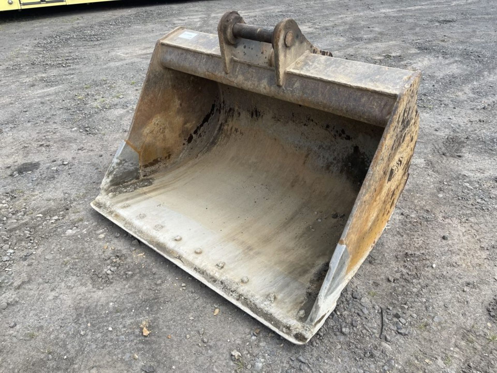 HNL 57" Muck Bucket