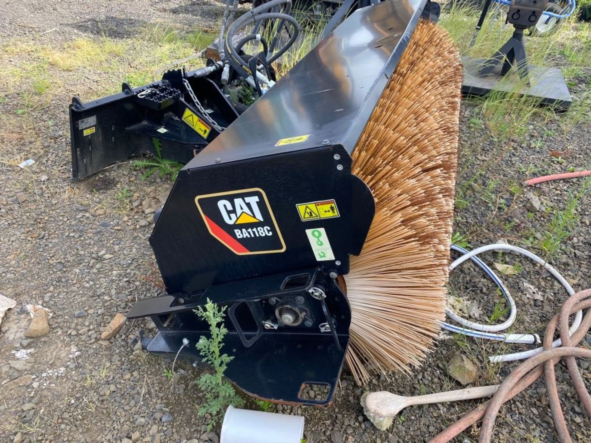 Caterpillar BA118C Skid Steer Sweeper - Image 3 of 5